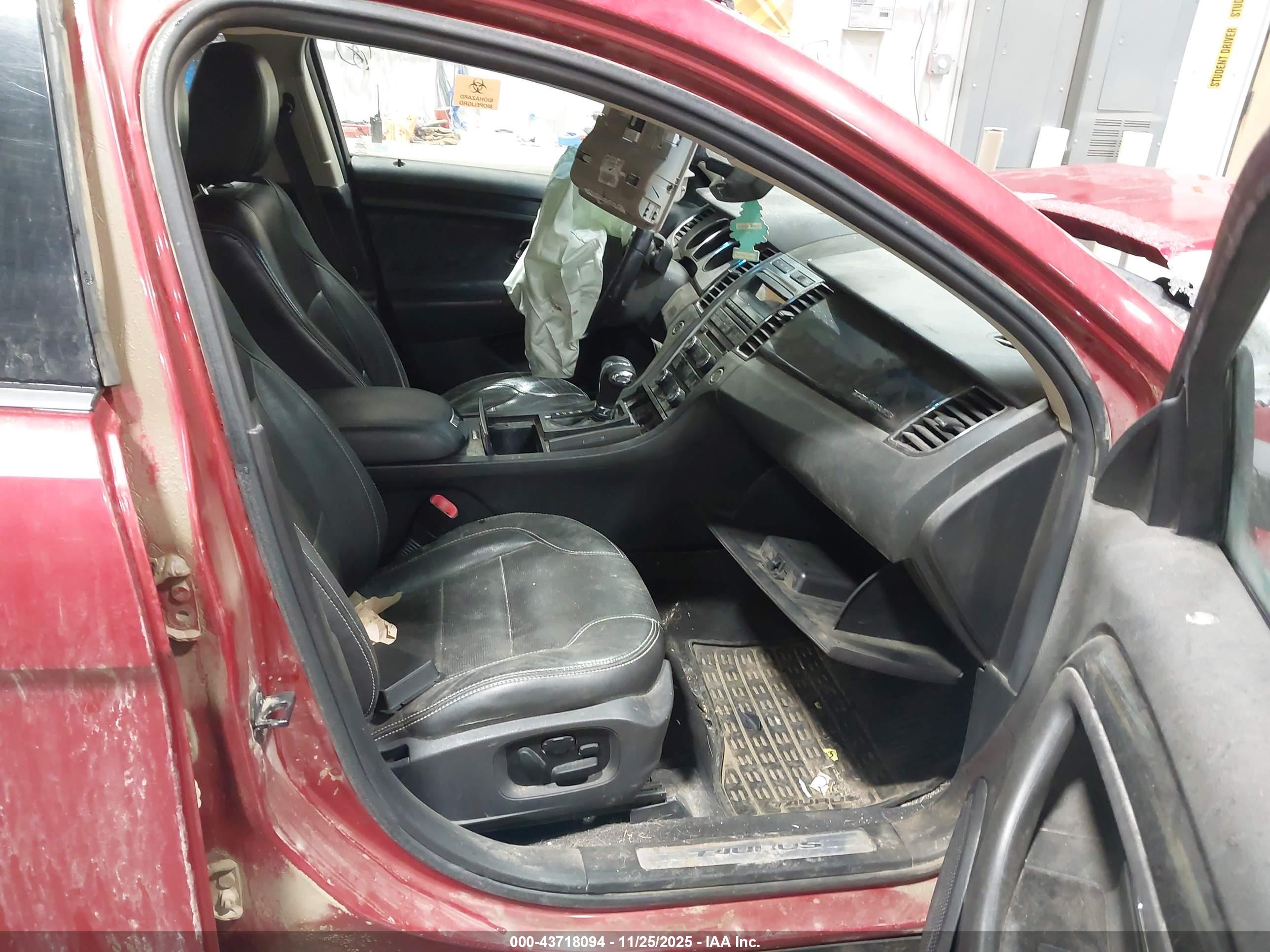 FORD TAURUS image 5