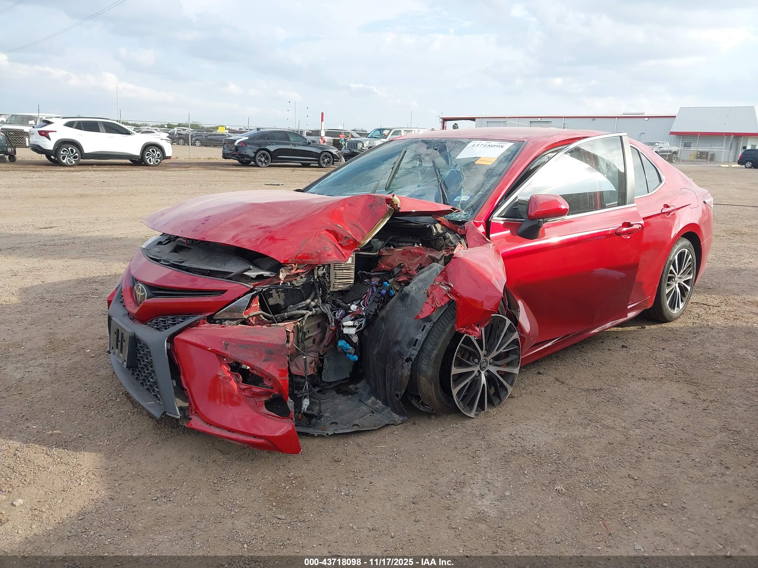 TOYOTA CAMRY image 2