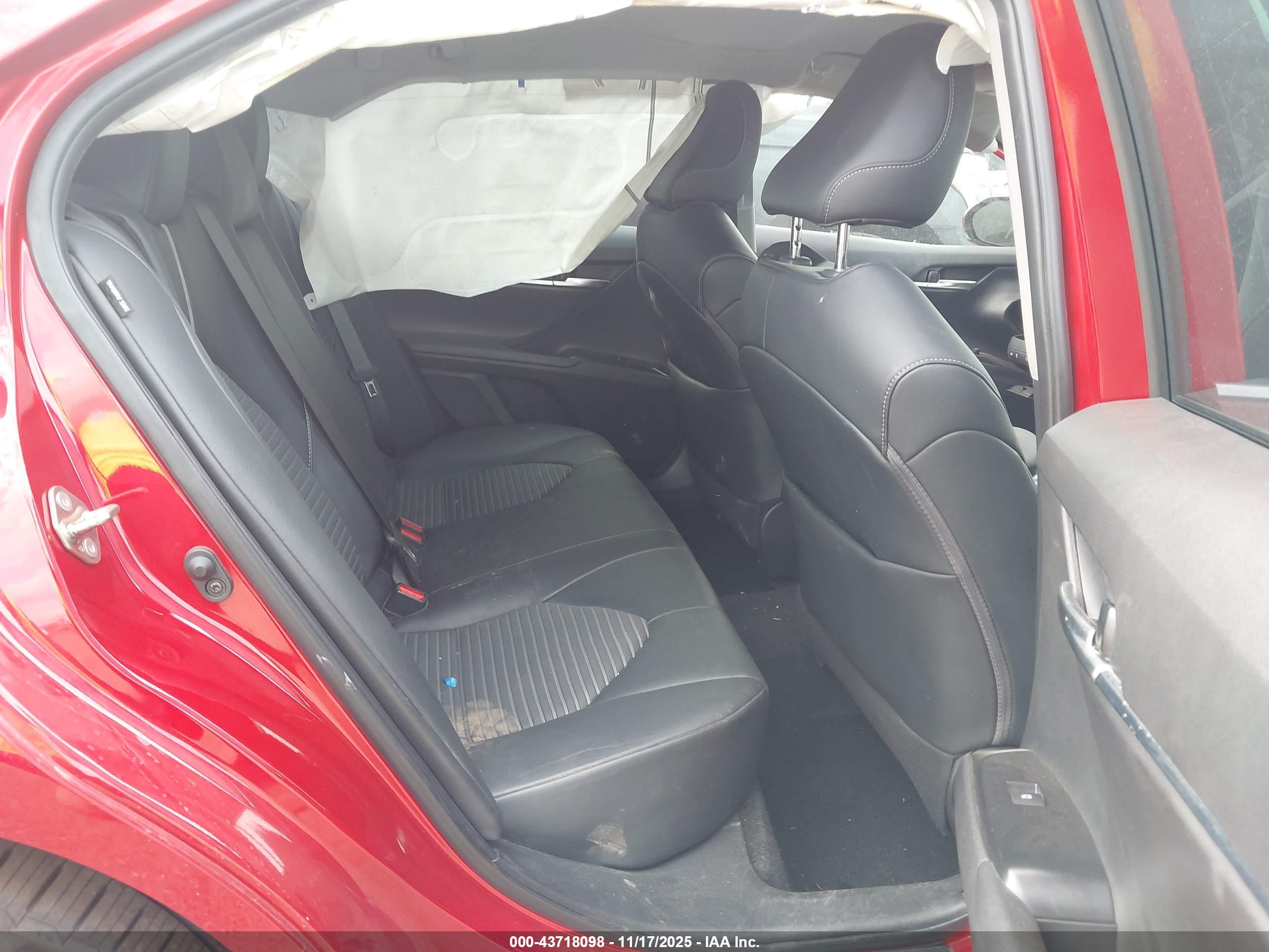 TOYOTA CAMRY image 8