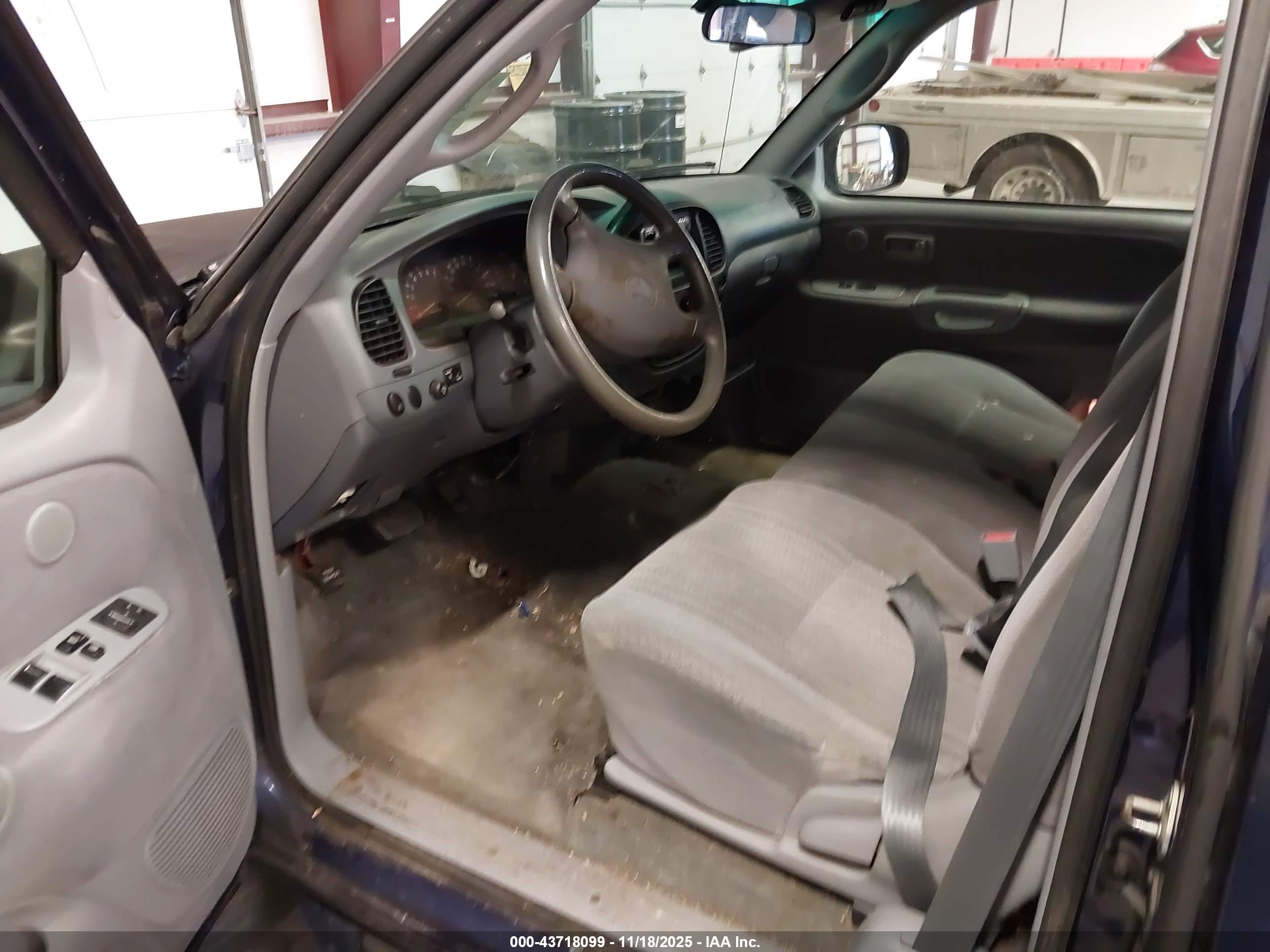 TOYOTA TUNDRA image 5