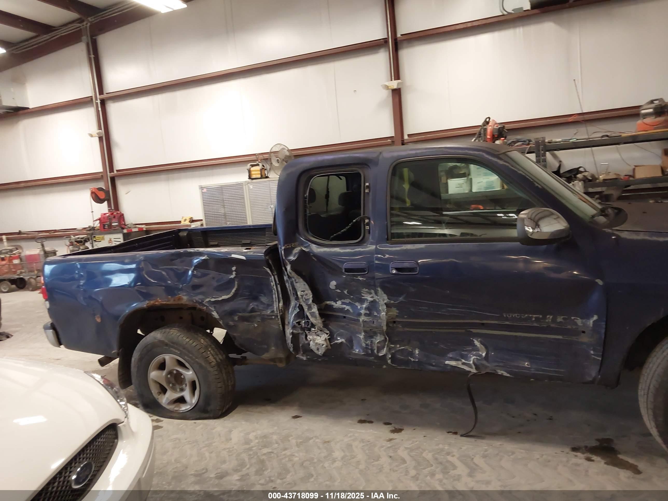 TOYOTA TUNDRA image 6