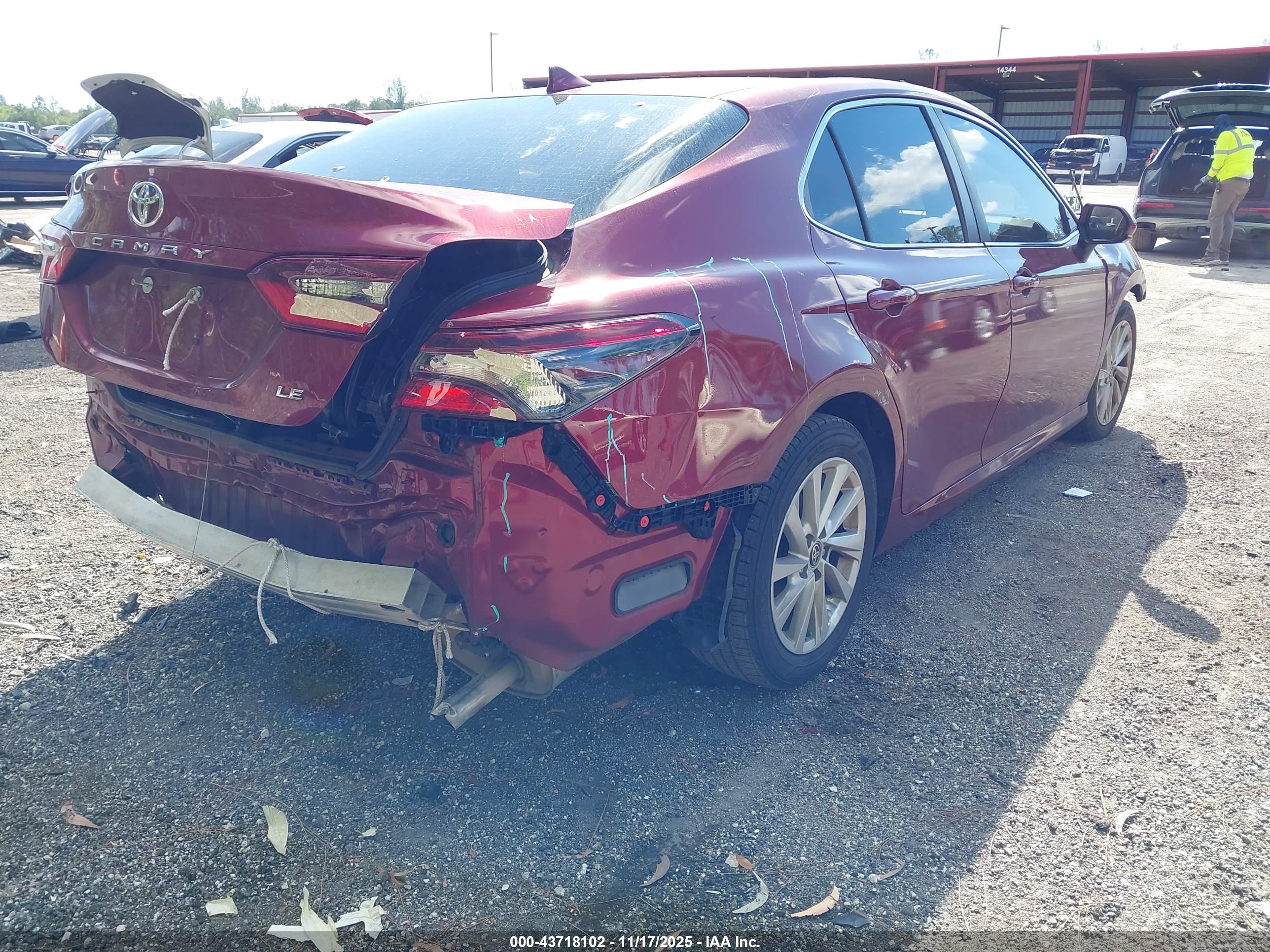 TOYOTA CAMRY image 4
