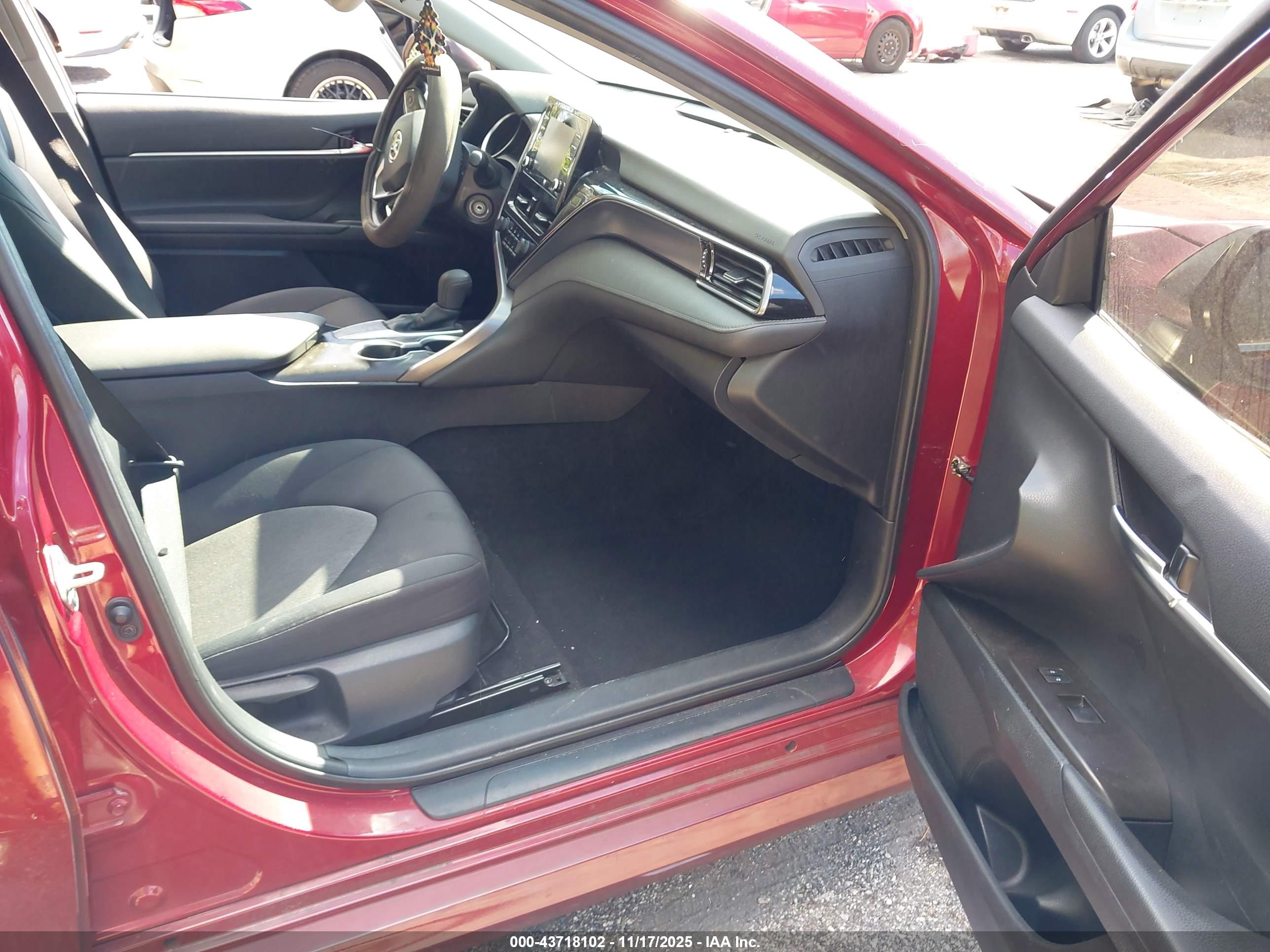TOYOTA CAMRY image 5