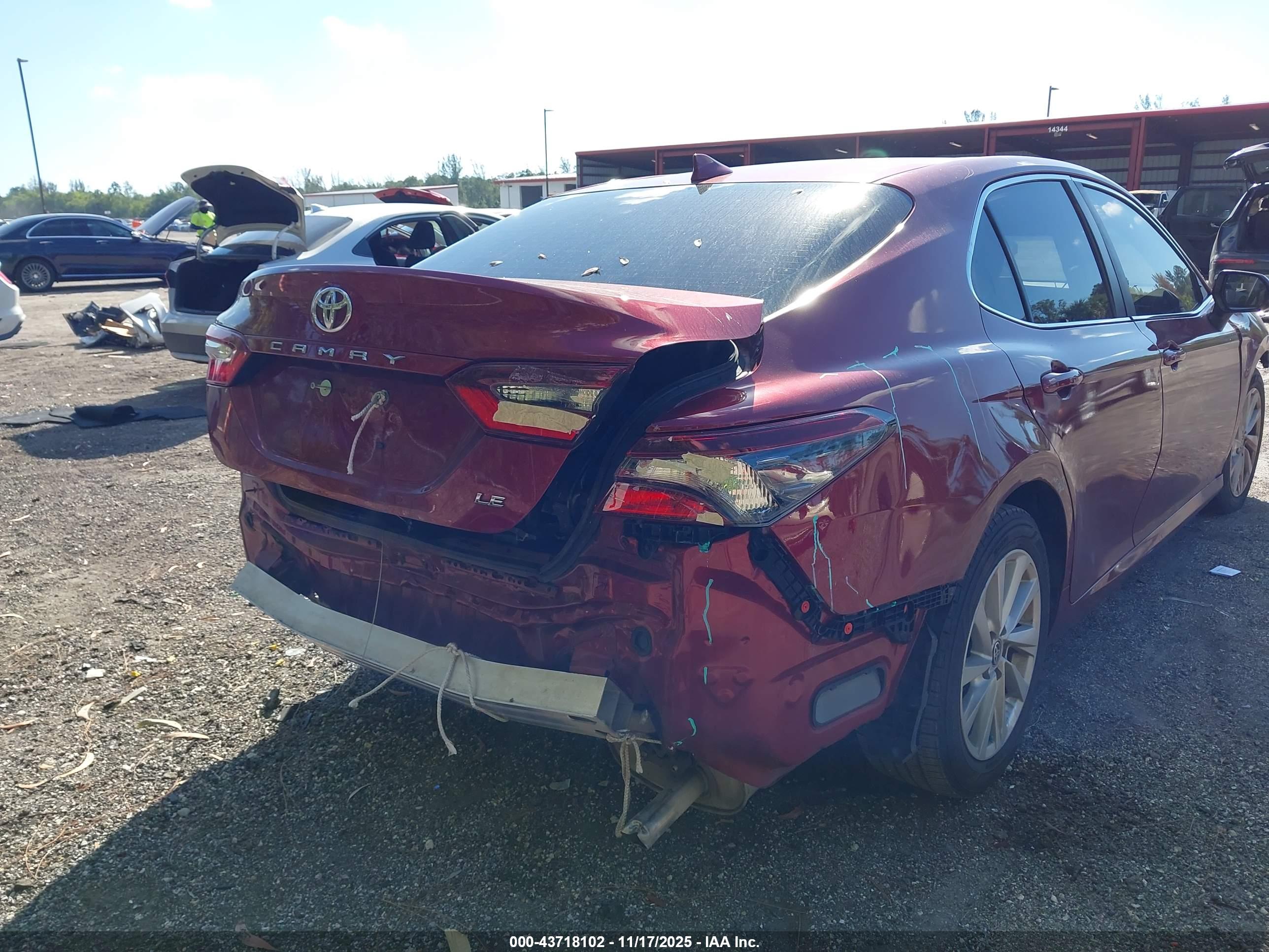 TOYOTA CAMRY image 6