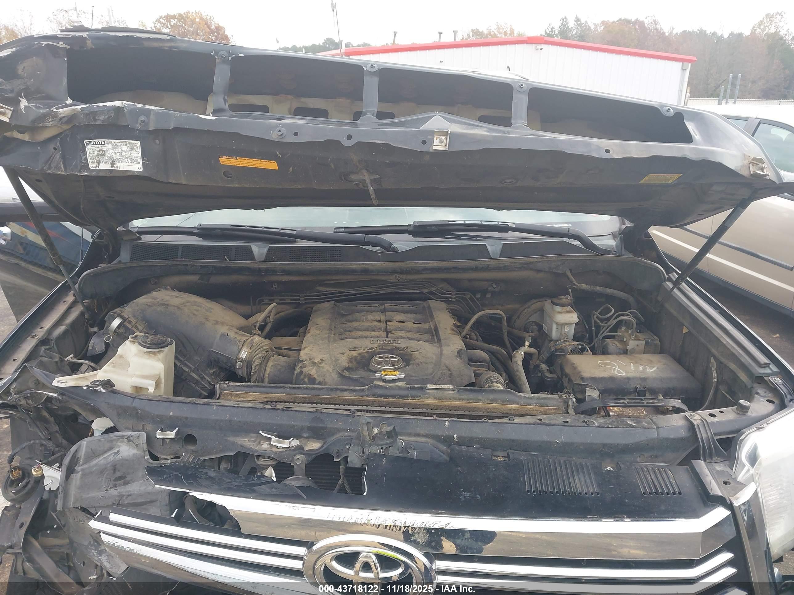 TOYOTA TUNDRA image 10