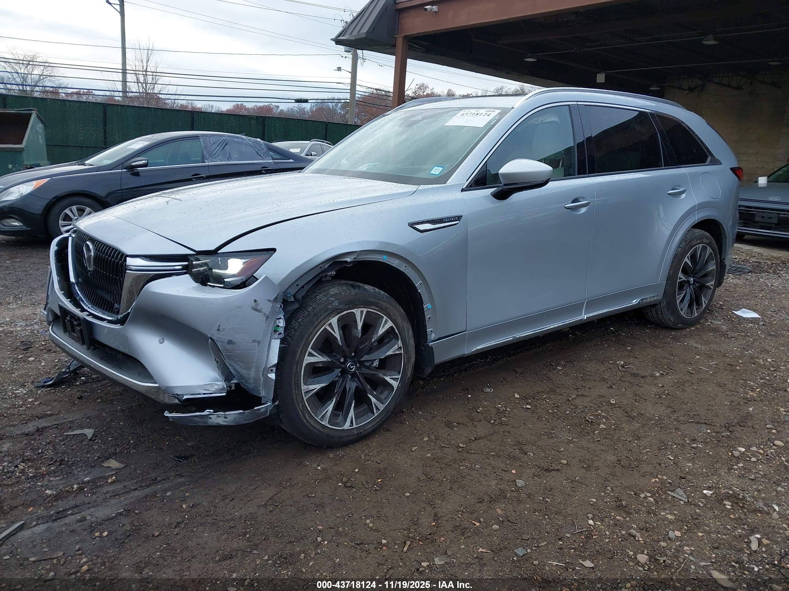 MAZDA CX-90 image 2