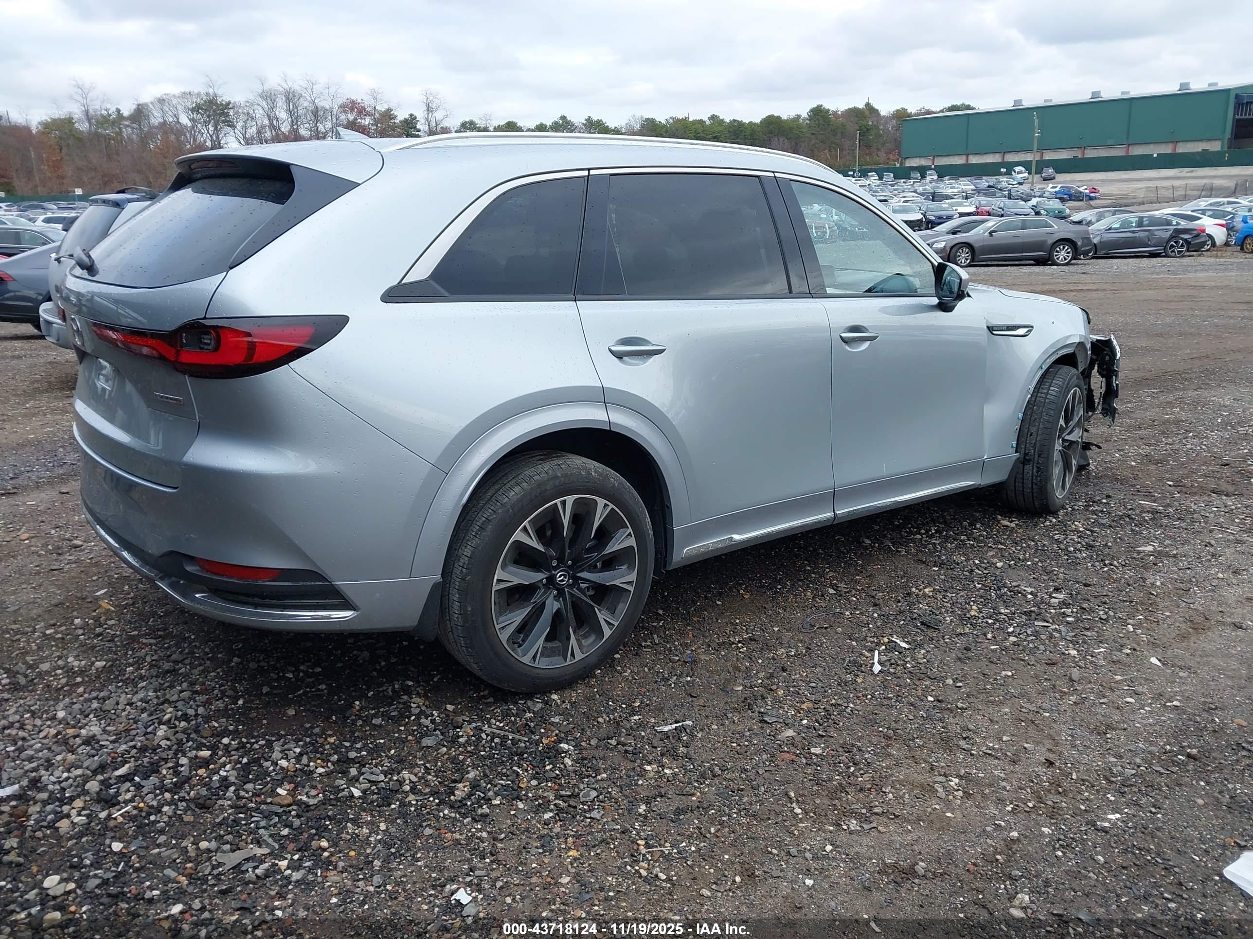 MAZDA CX-90 image 4