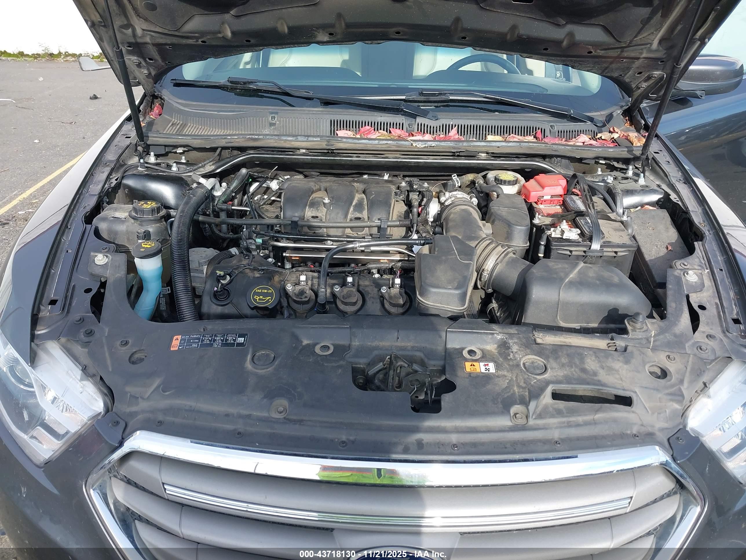 FORD TAURUS image 10