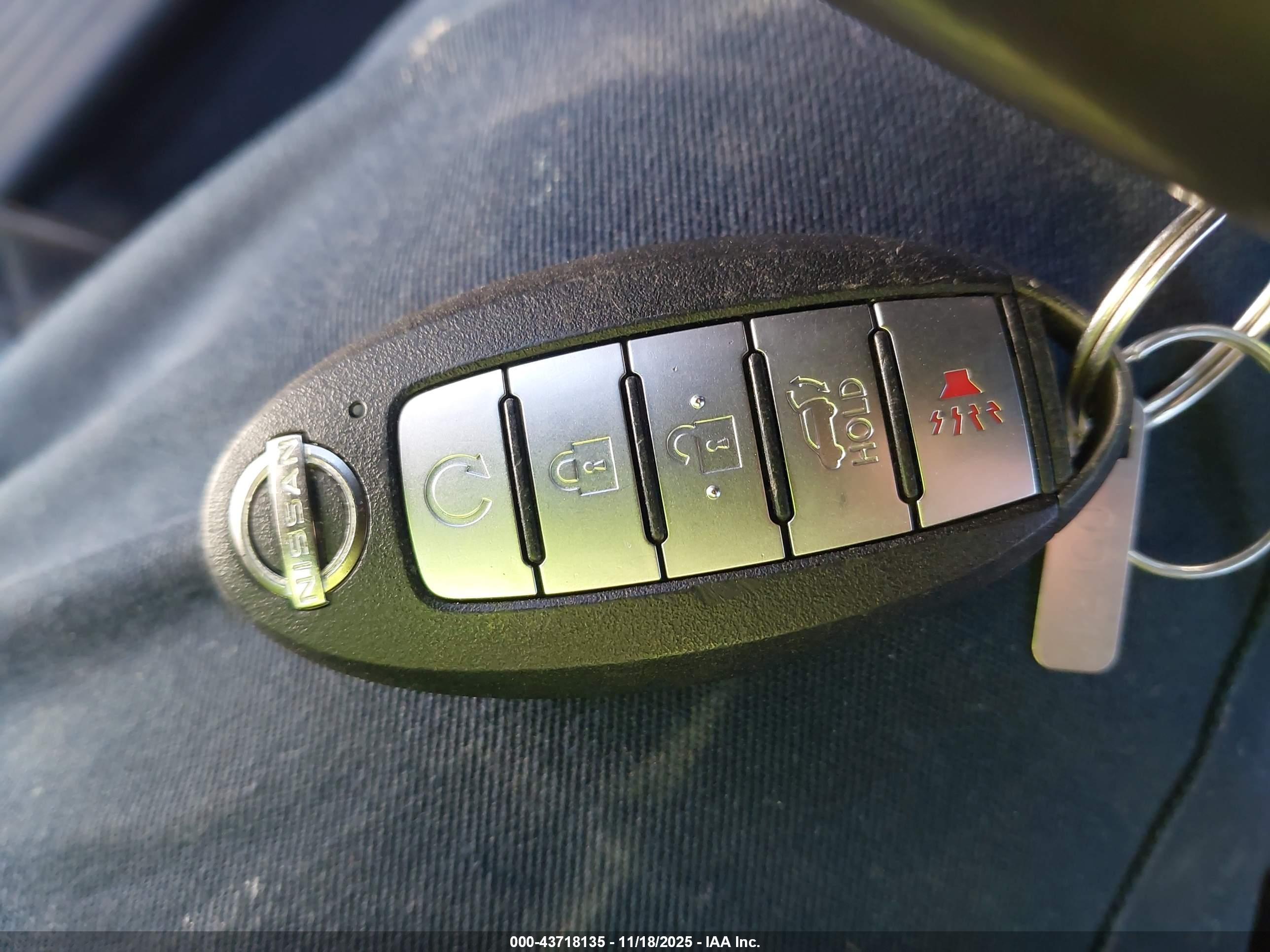 NISSAN MURANO image 11