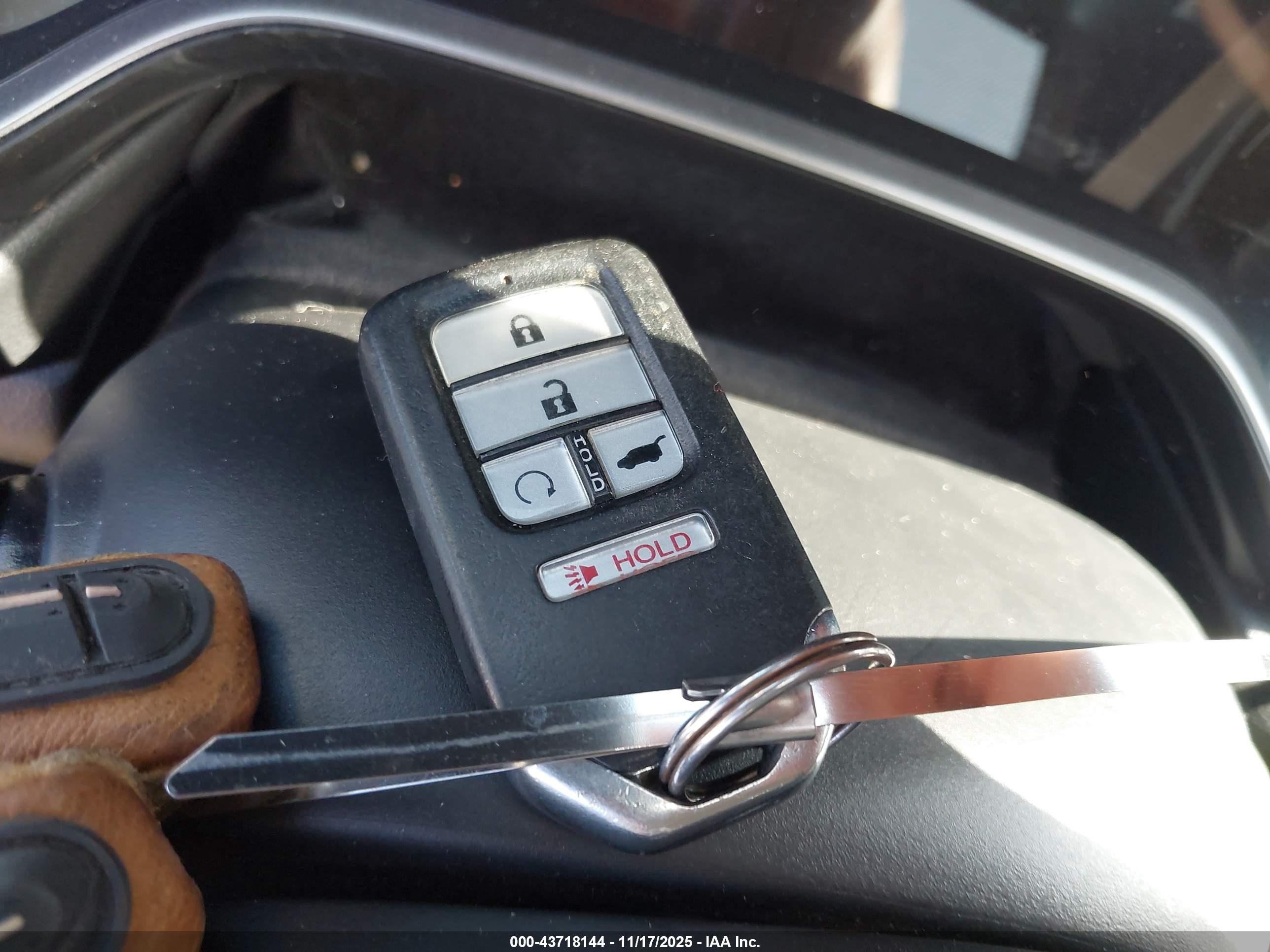 HONDA CR-V image 11