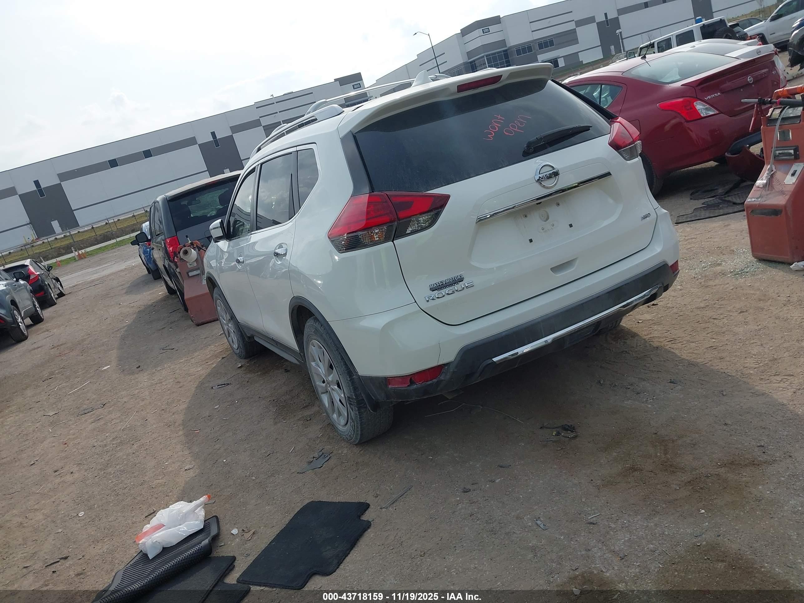 NISSAN ROGUE image 3