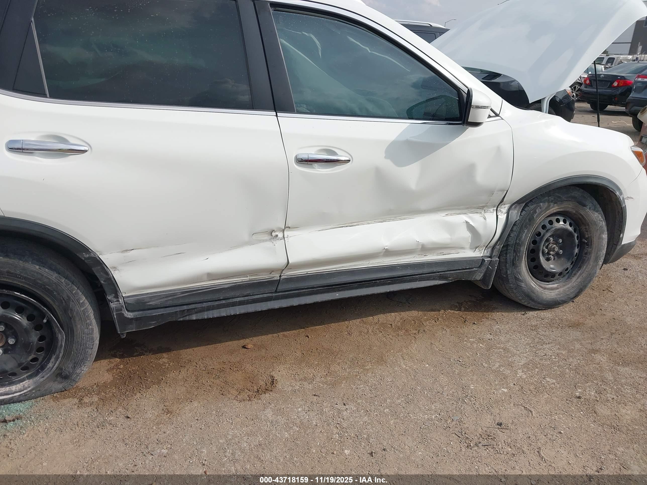 NISSAN ROGUE image 6