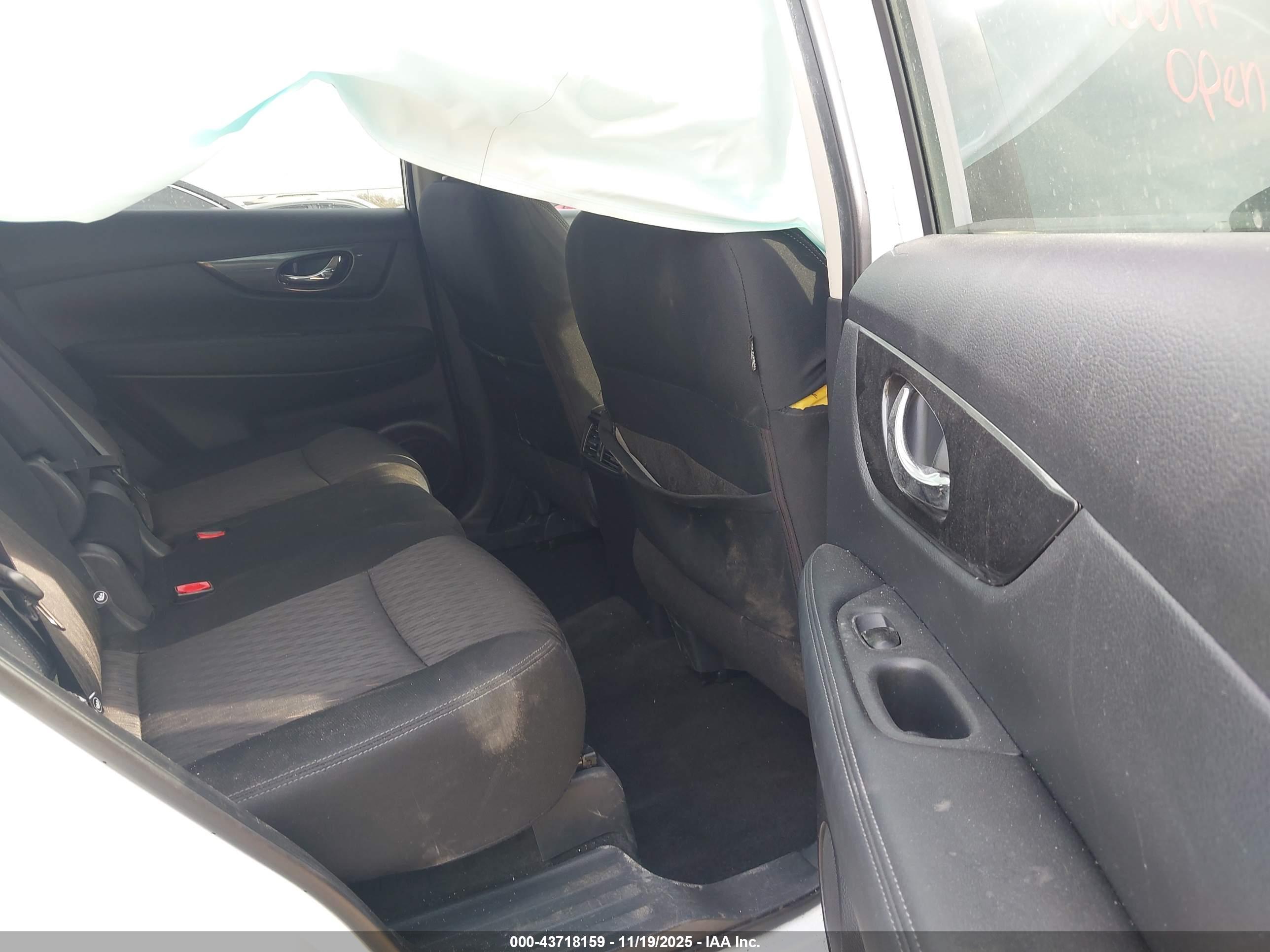 NISSAN ROGUE image 8