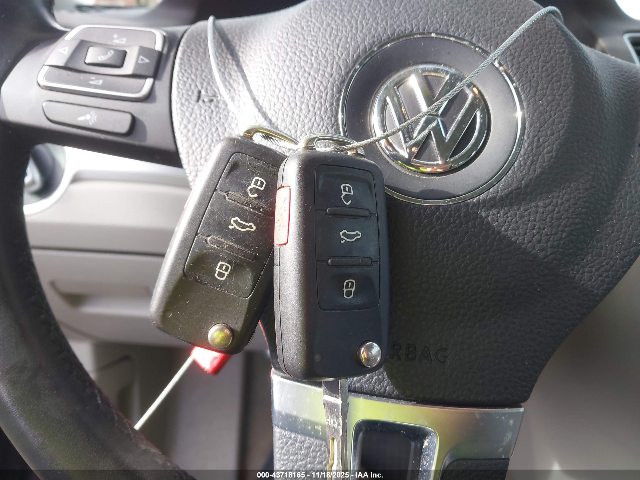 VOLKSWAGEN PASSAT image 11