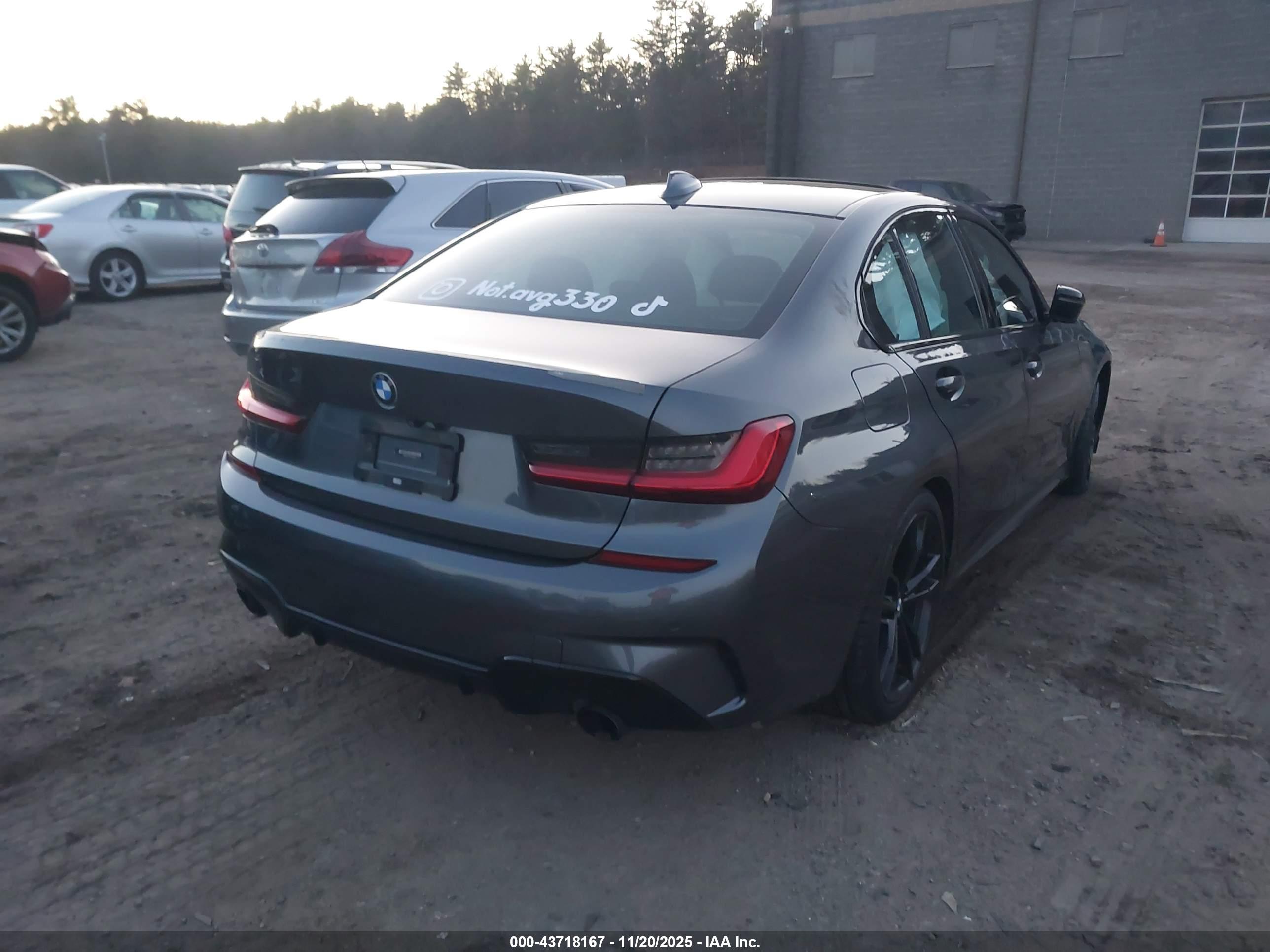 BMW 330I image 4