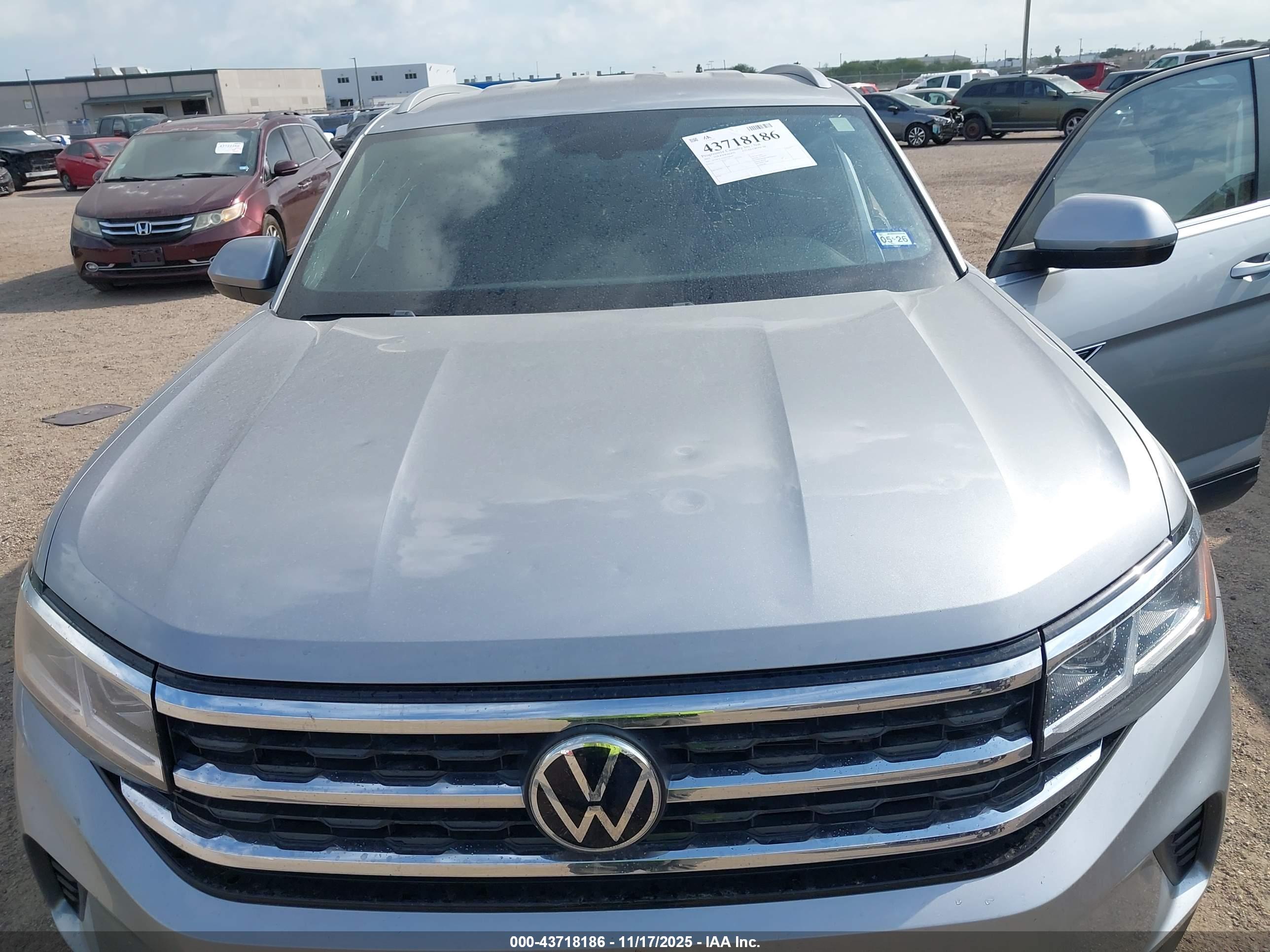 VOLKSWAGEN ATLAS image 10