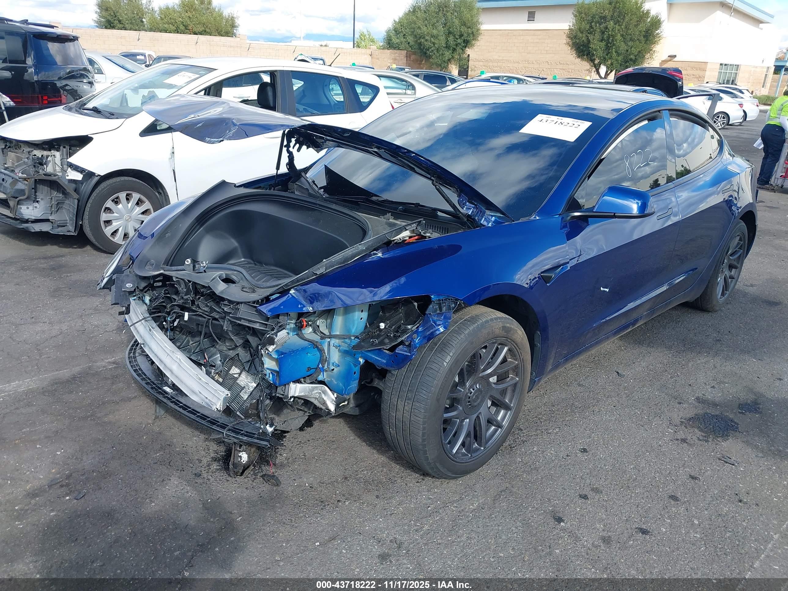 TESLA MODEL image 2