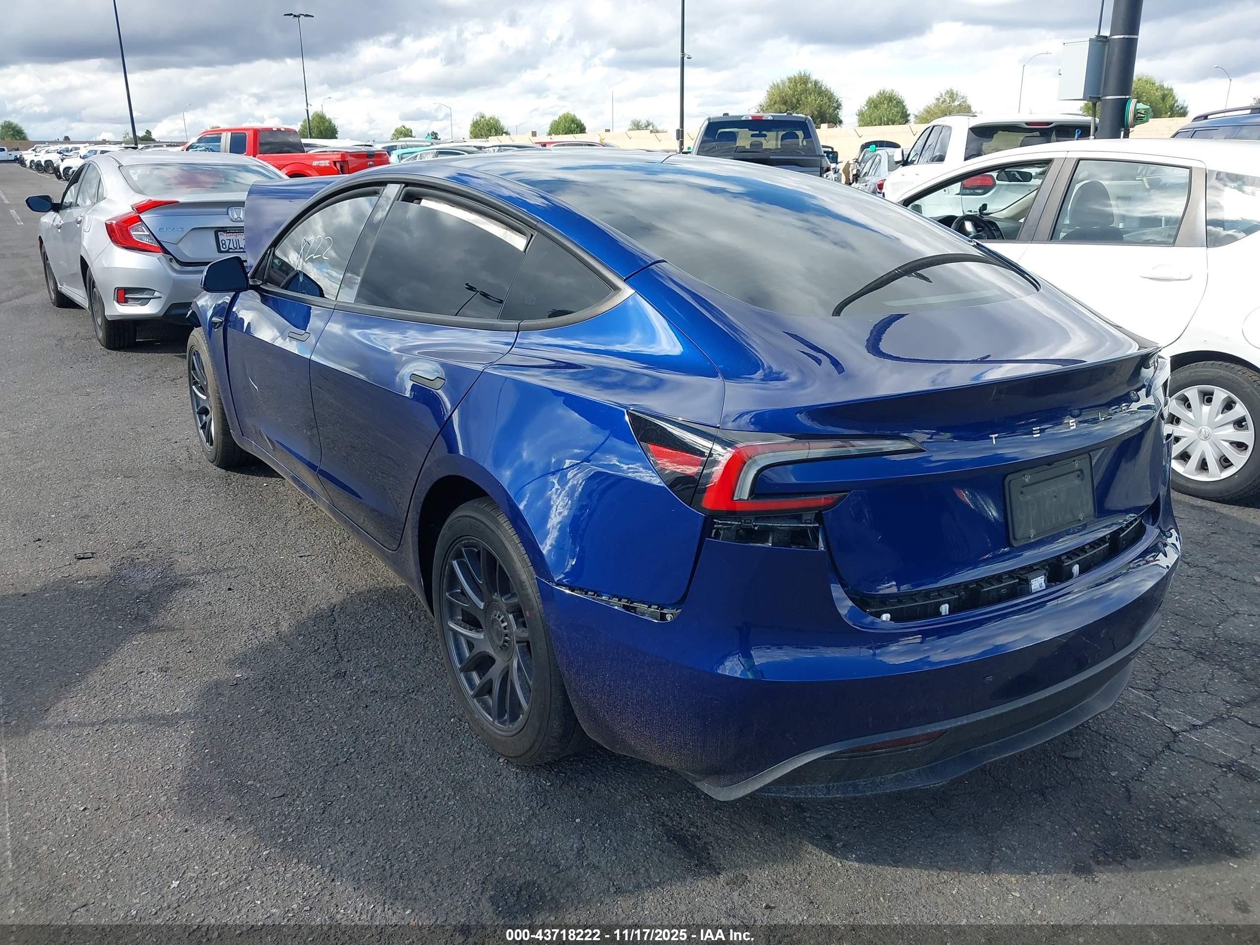 TESLA MODEL image 3