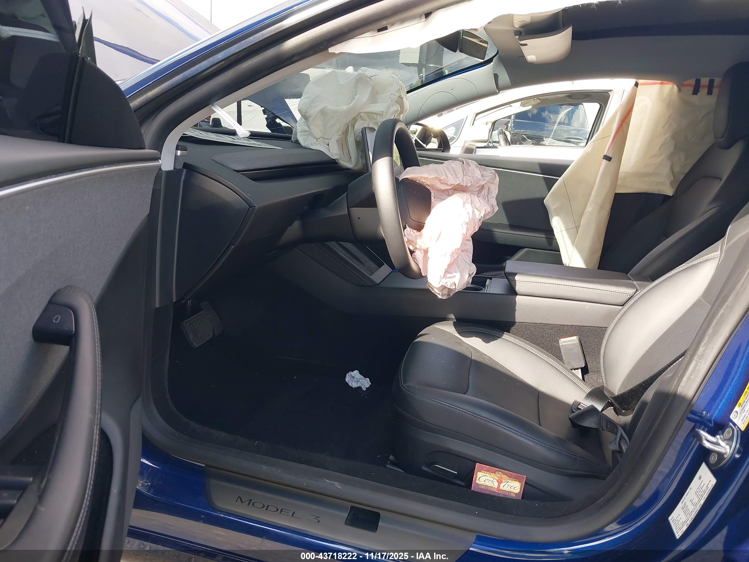 TESLA MODEL image 5
