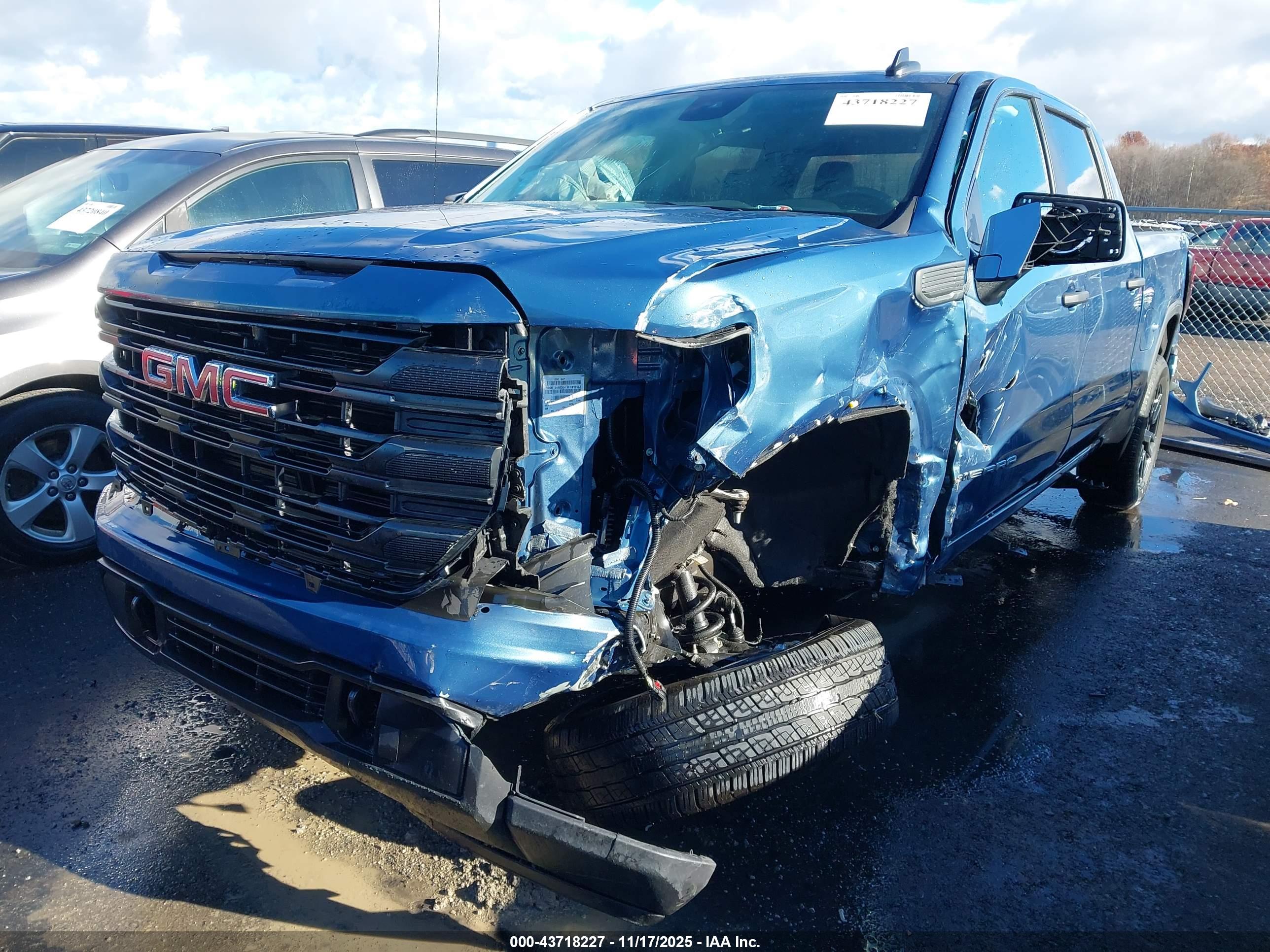 GMC SIERRA image 6