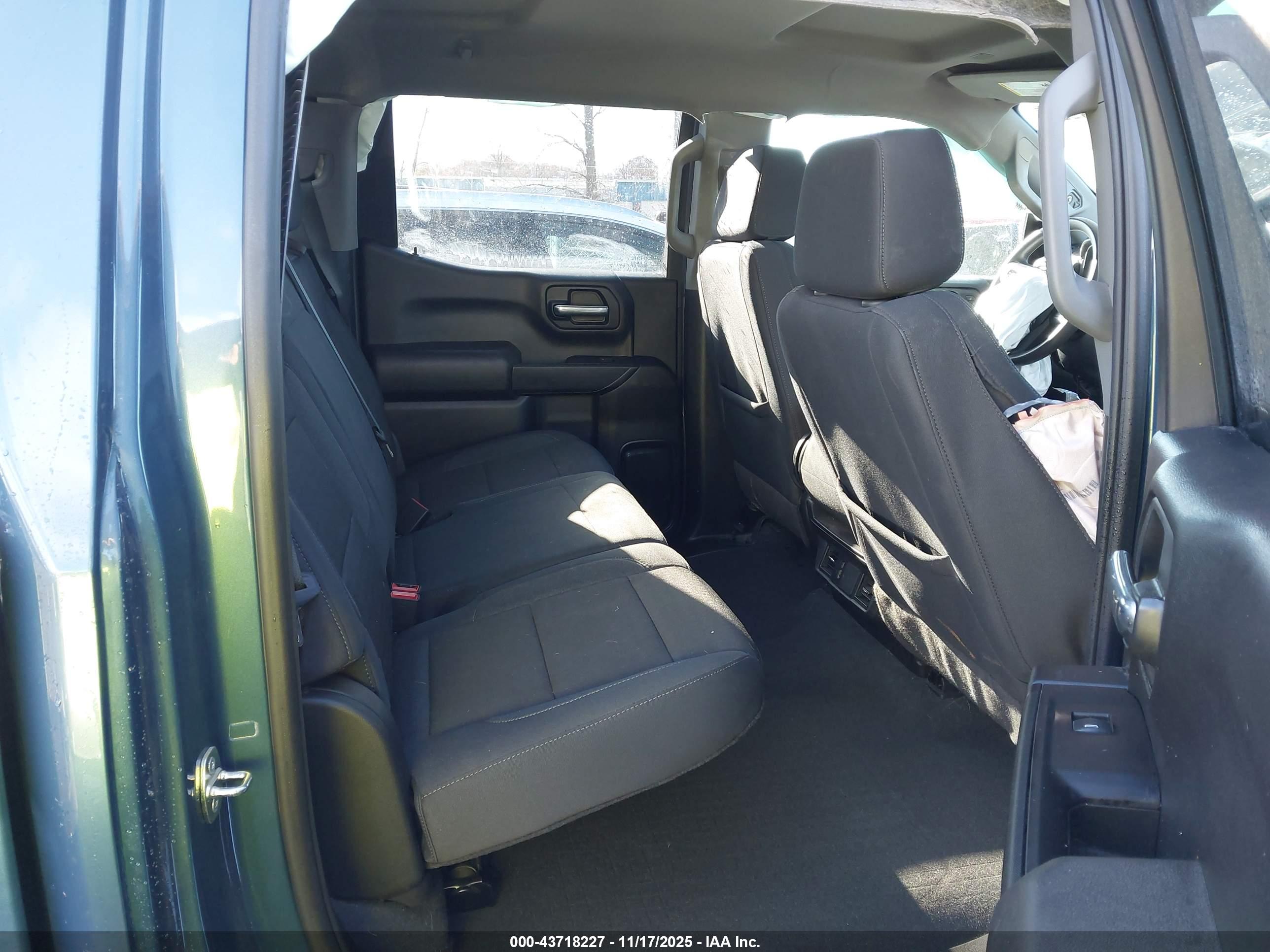 GMC SIERRA image 8