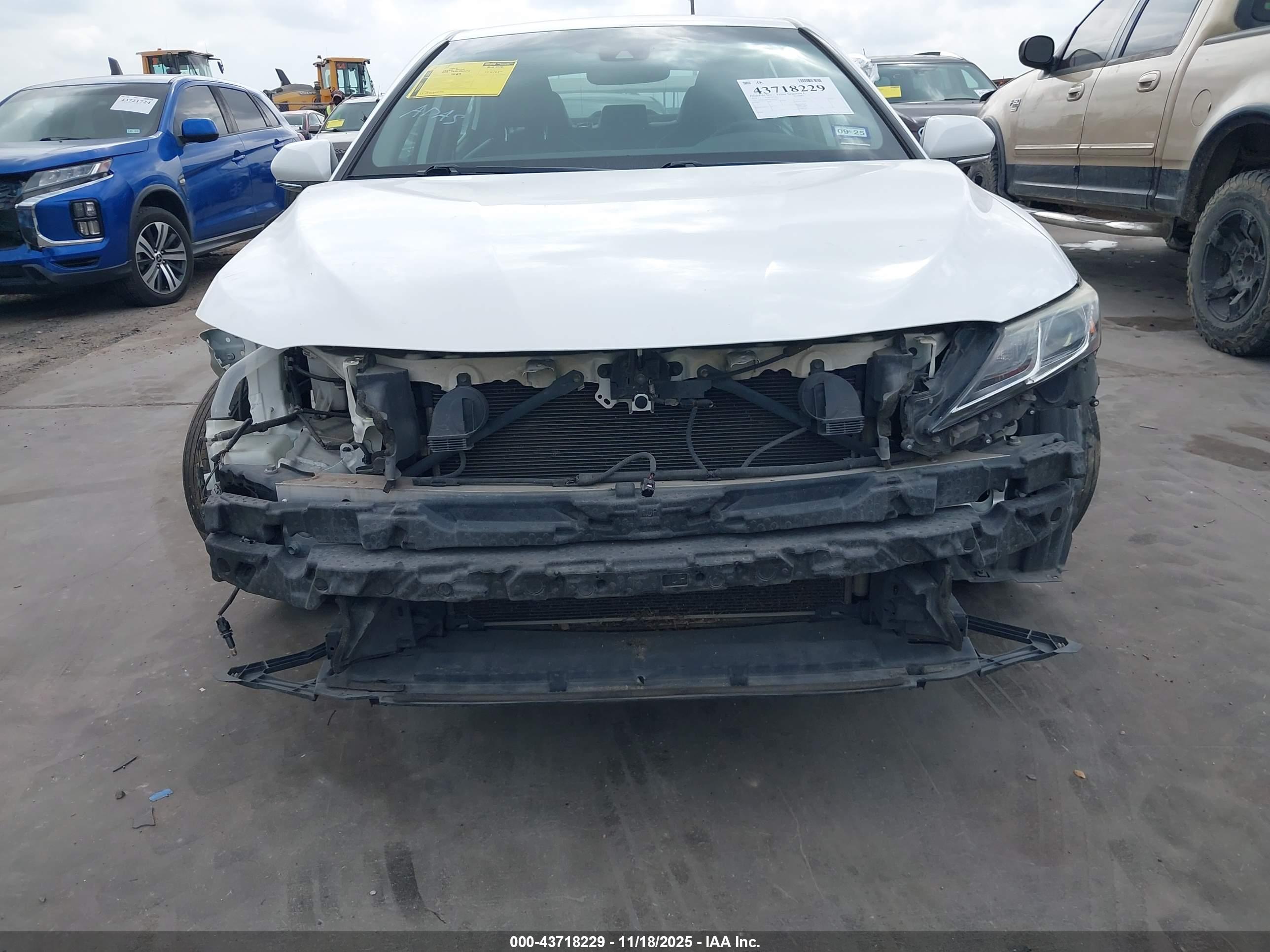 TOYOTA CAMRY image 6