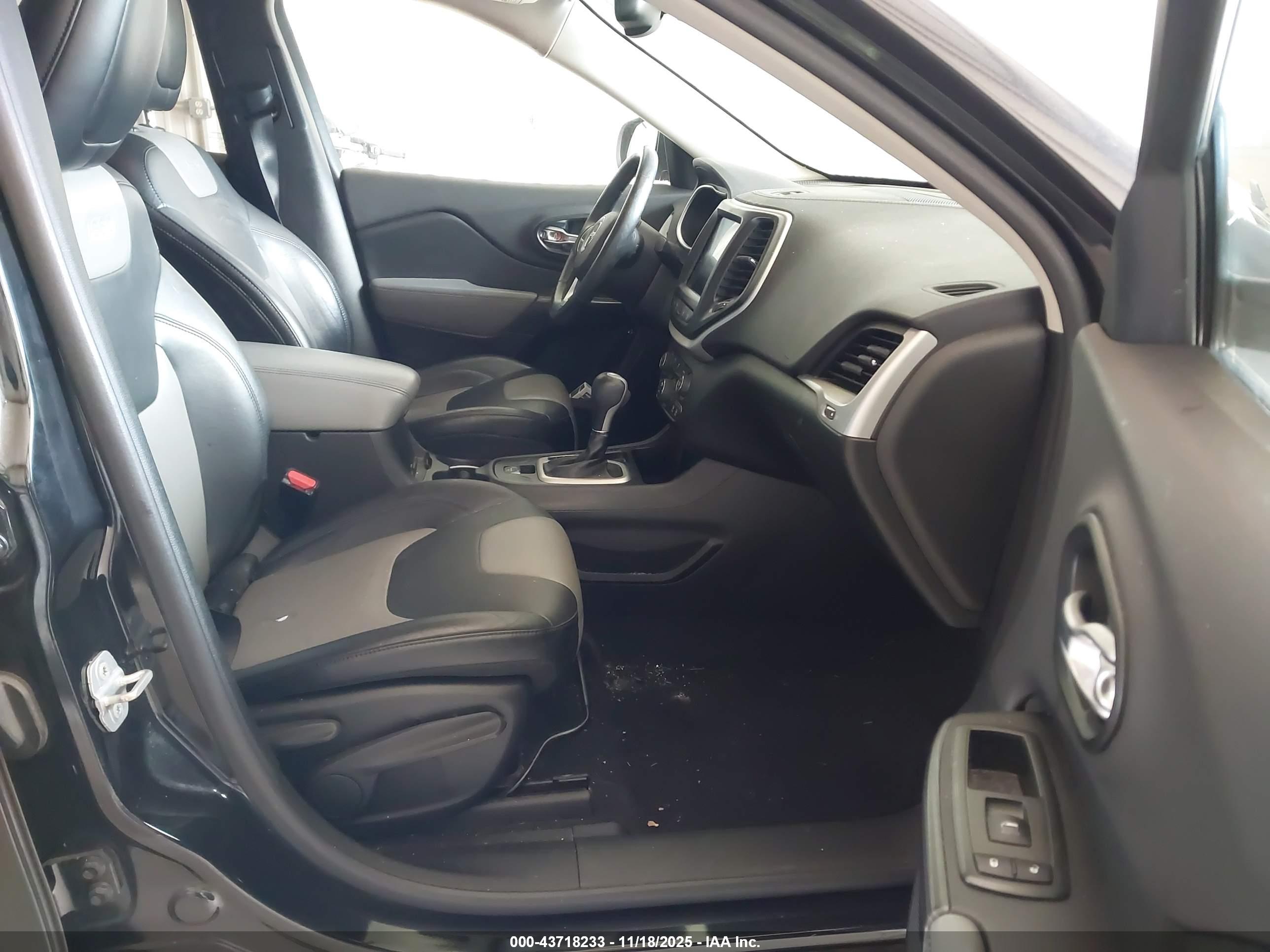 JEEP CHEROKEE image 5