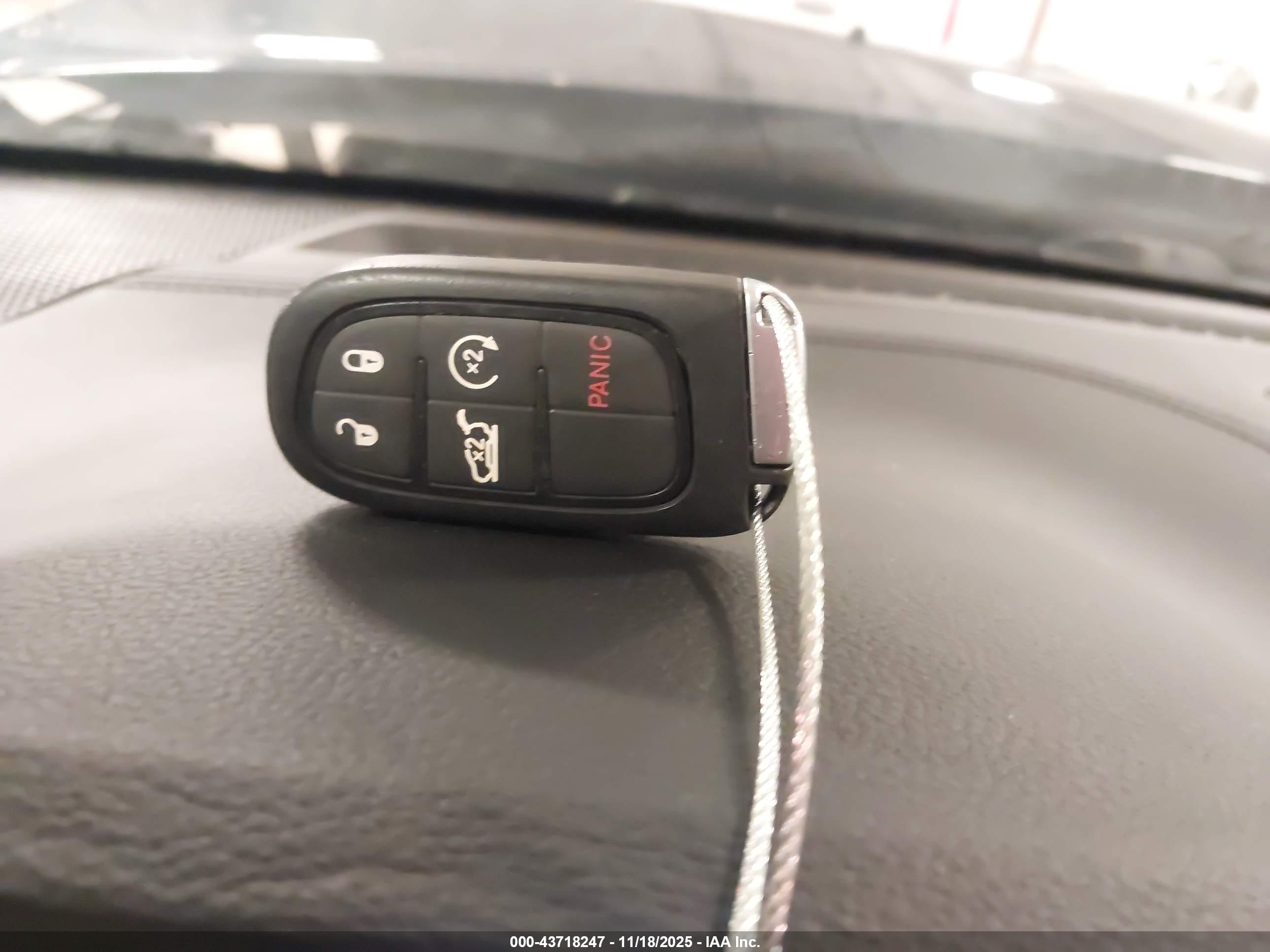 JEEP CHEROKEE image 11