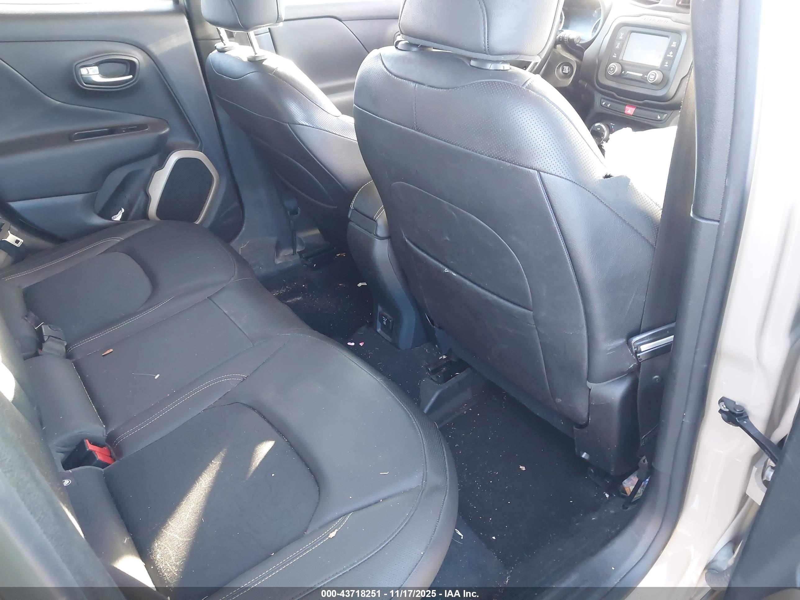 JEEP RENEGADE image 8