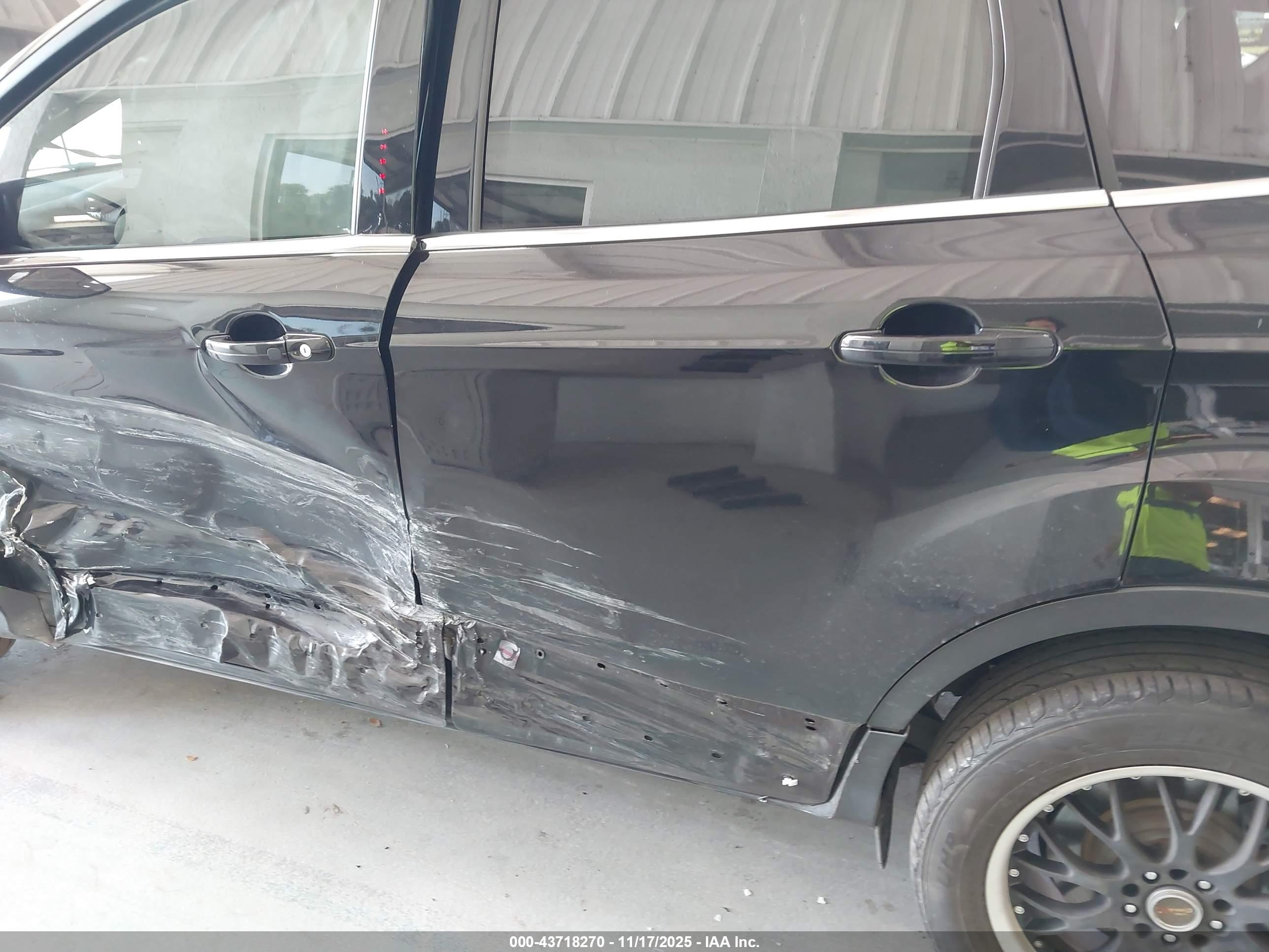FORD ESCAPE image 6