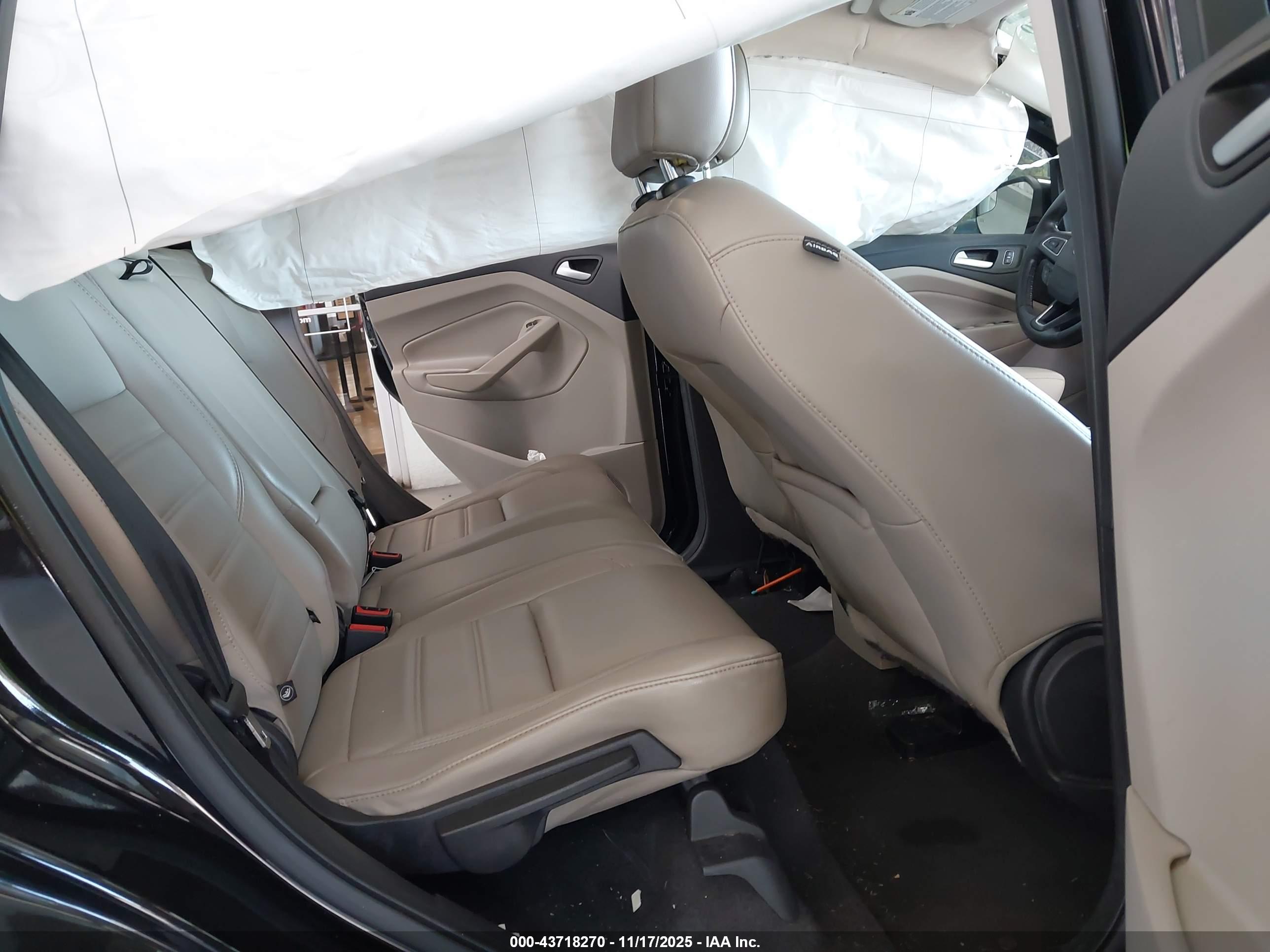 FORD ESCAPE image 8