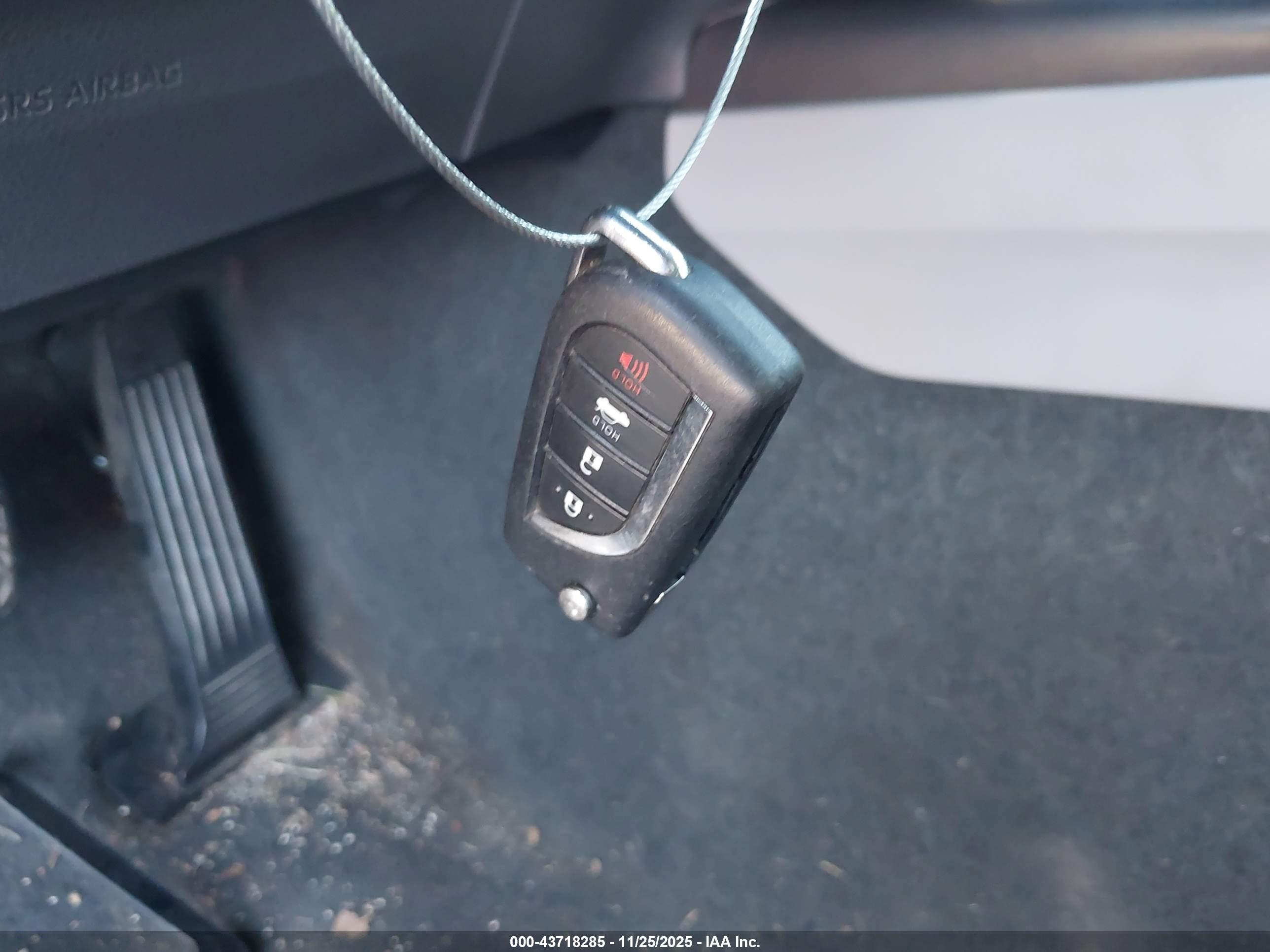 TOYOTA CAMRY image 11