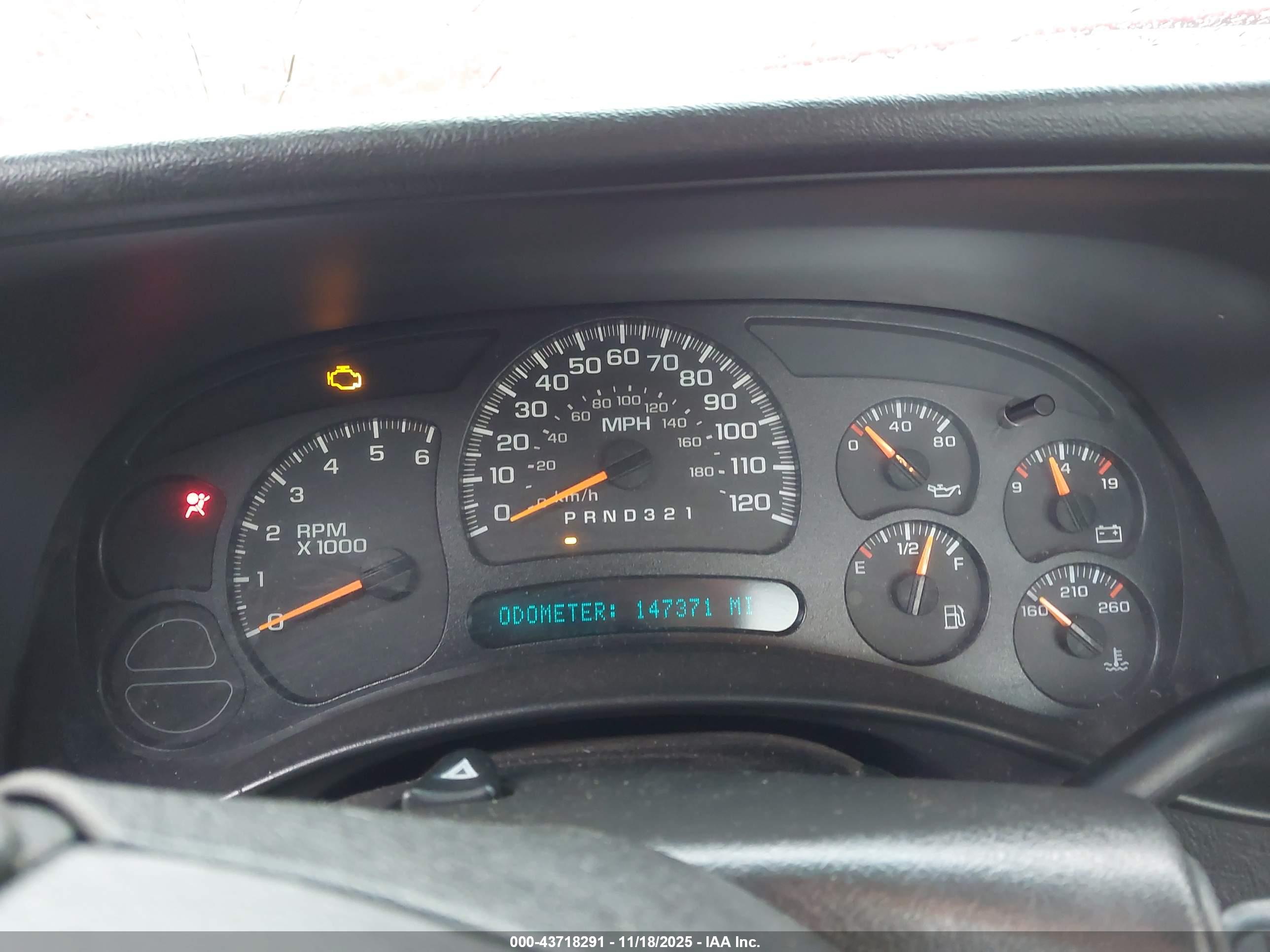CHEVROLET SILVERADO image 7