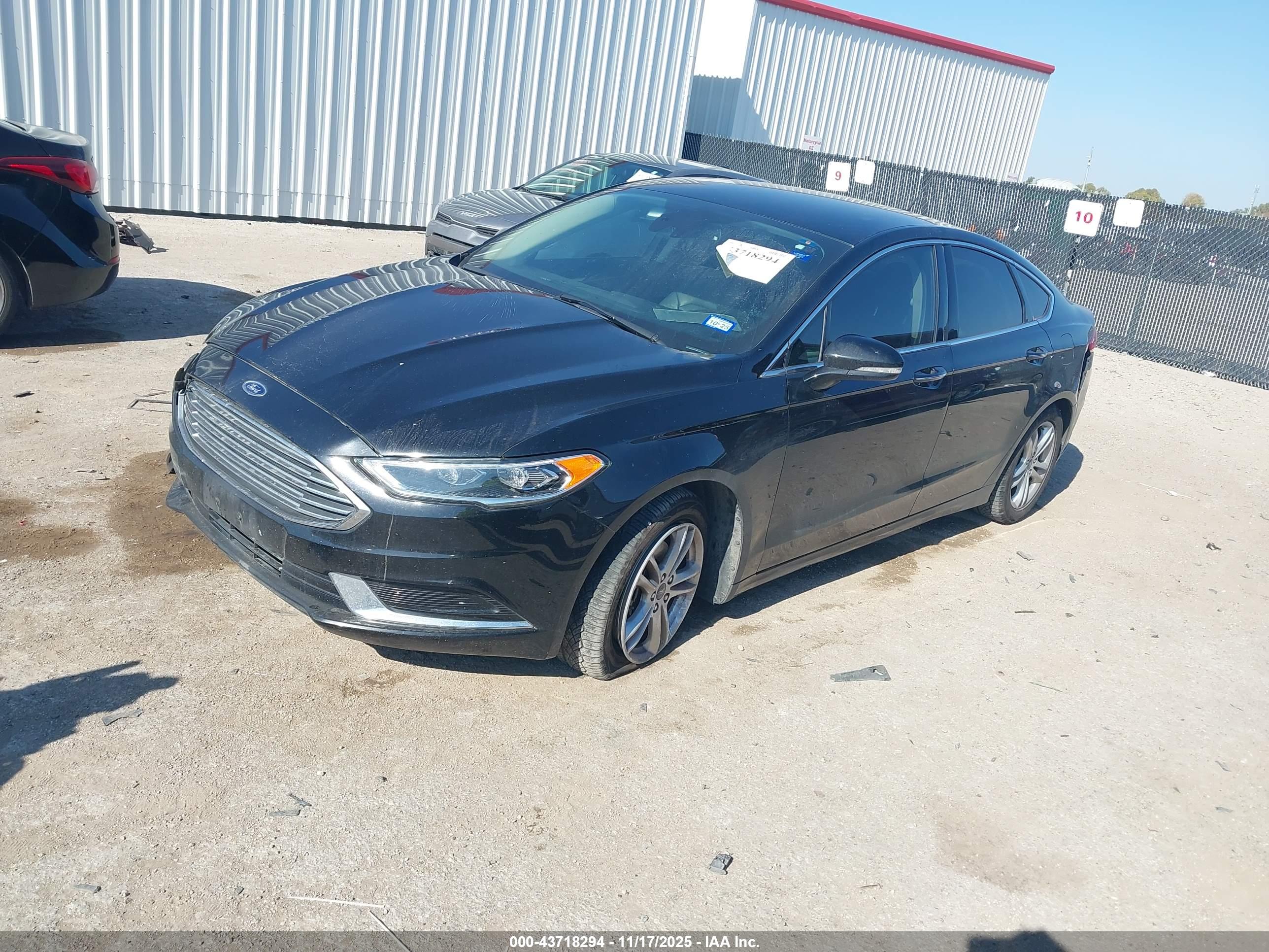 FORD FUSION image 2