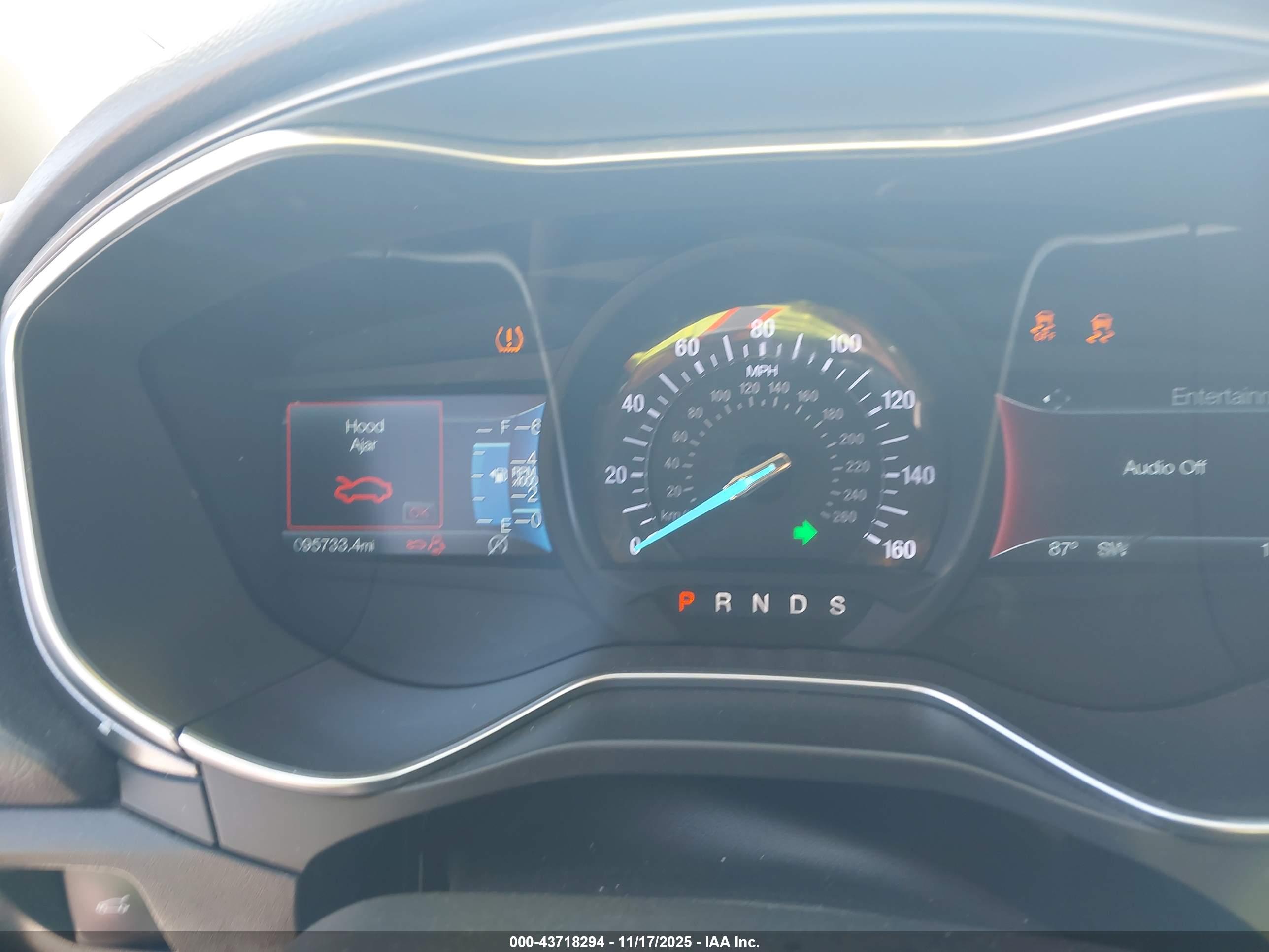 FORD FUSION image 7