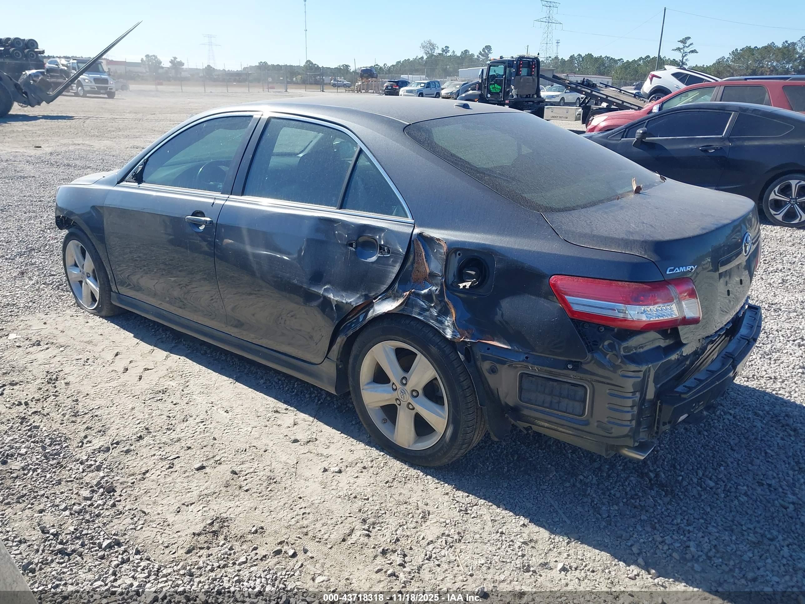 TOYOTA CAMRY image 3