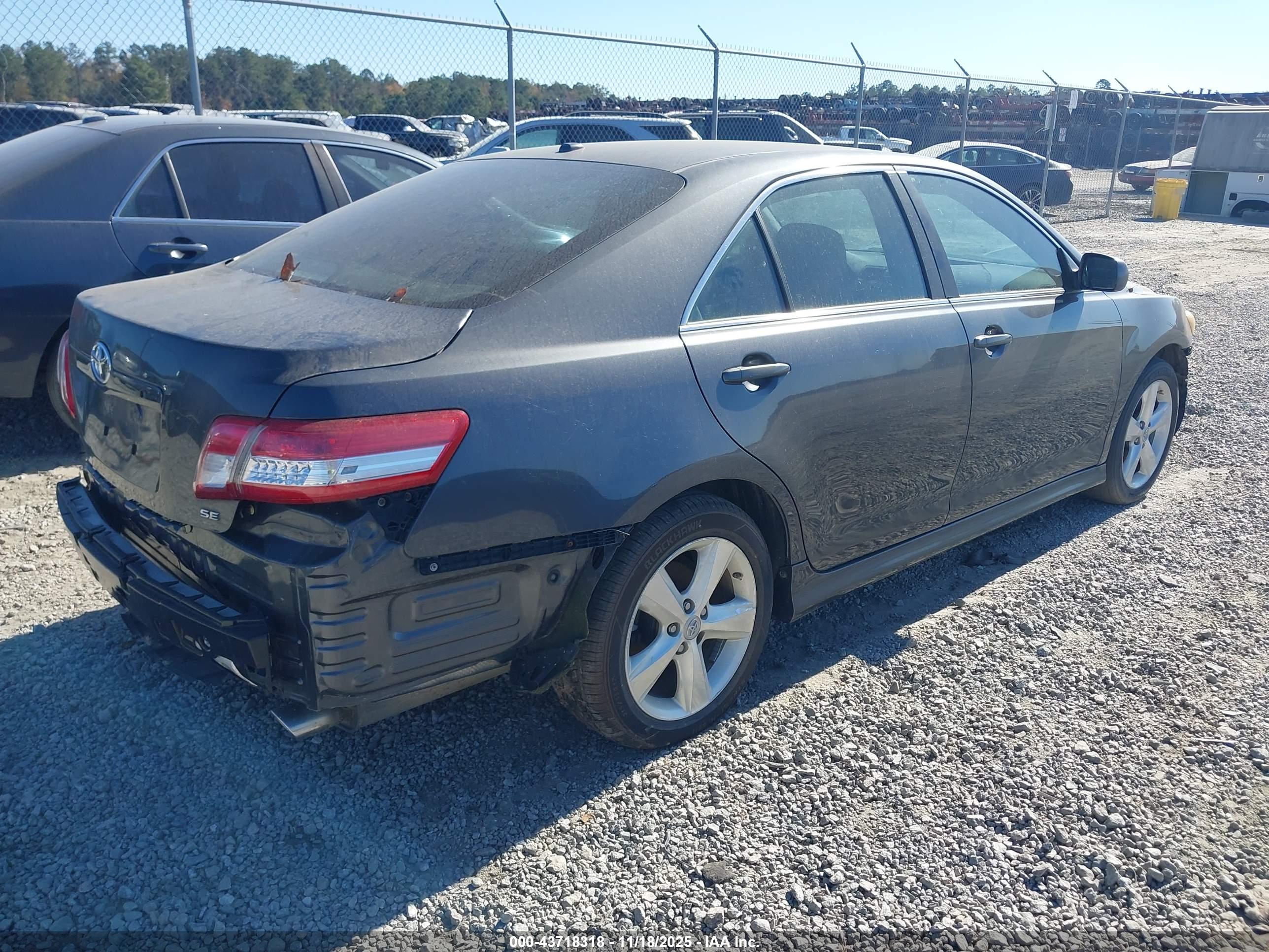 TOYOTA CAMRY image 4