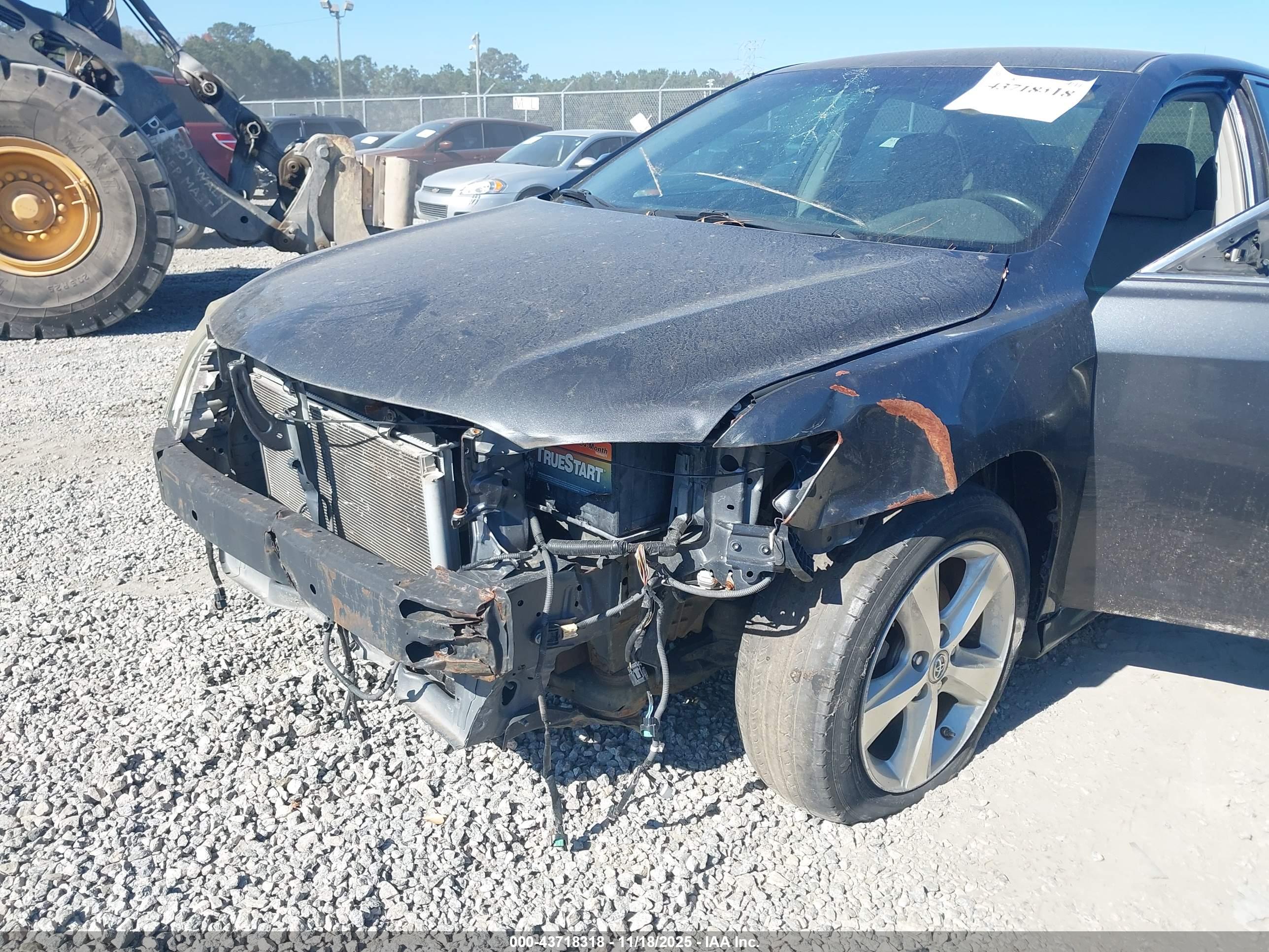 TOYOTA CAMRY image 6