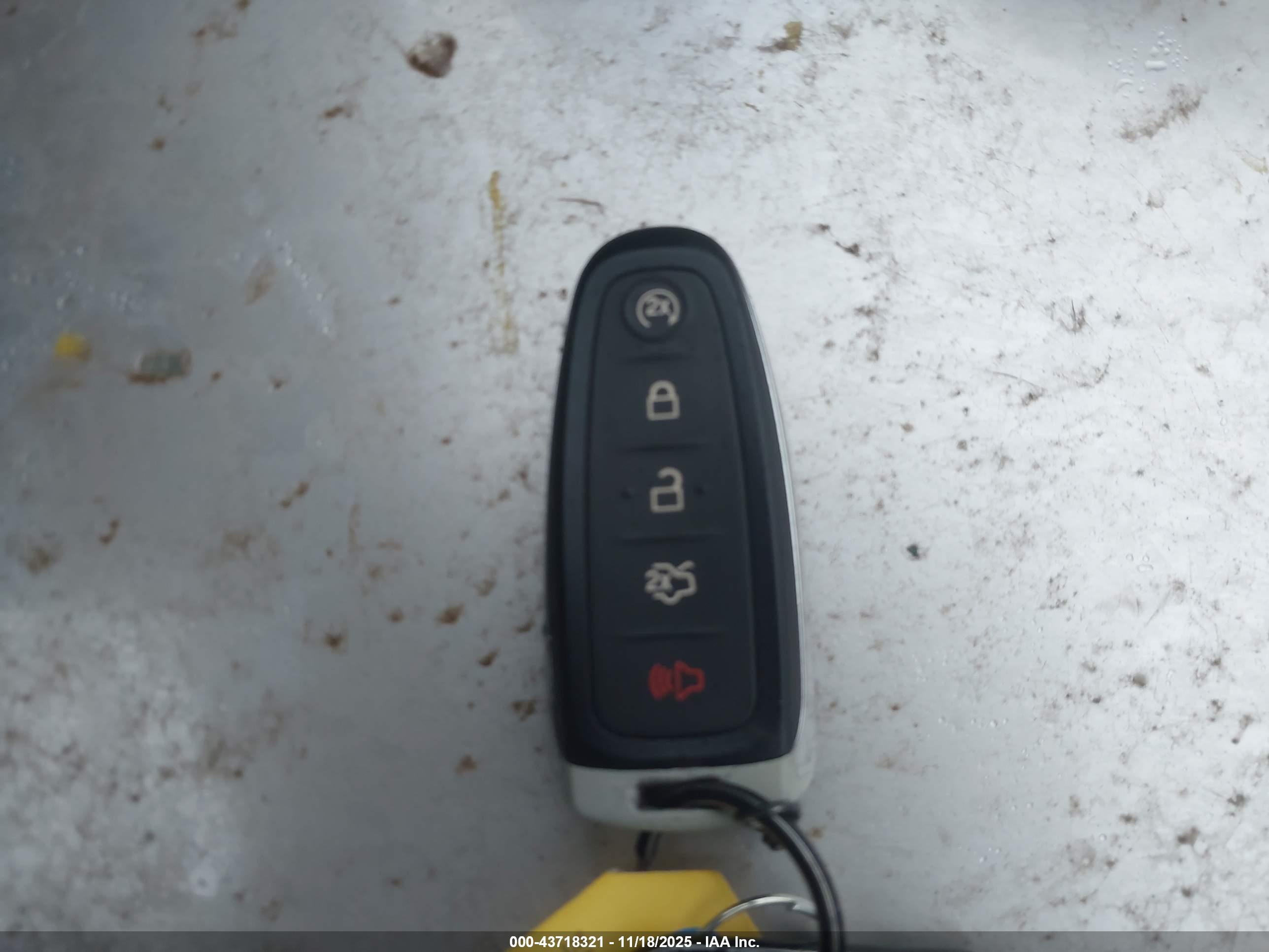 FORD ESCAPE image 11