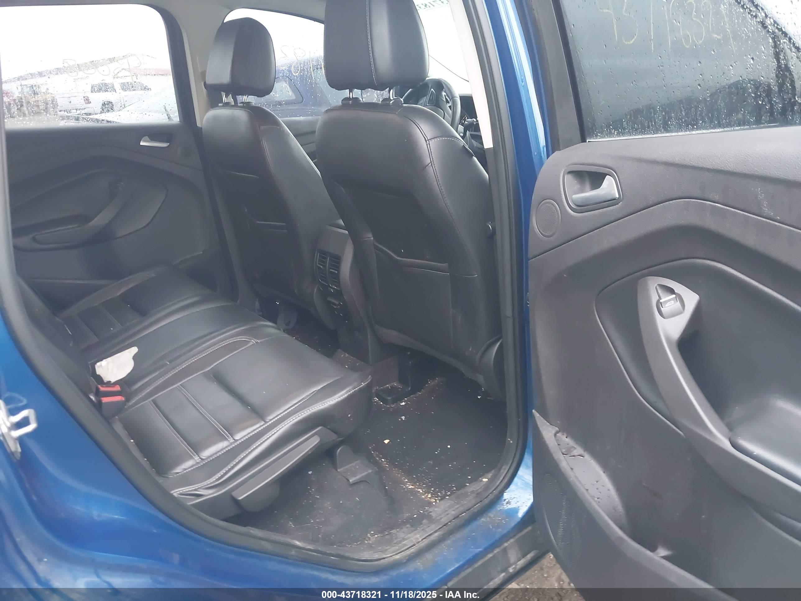 FORD ESCAPE image 8