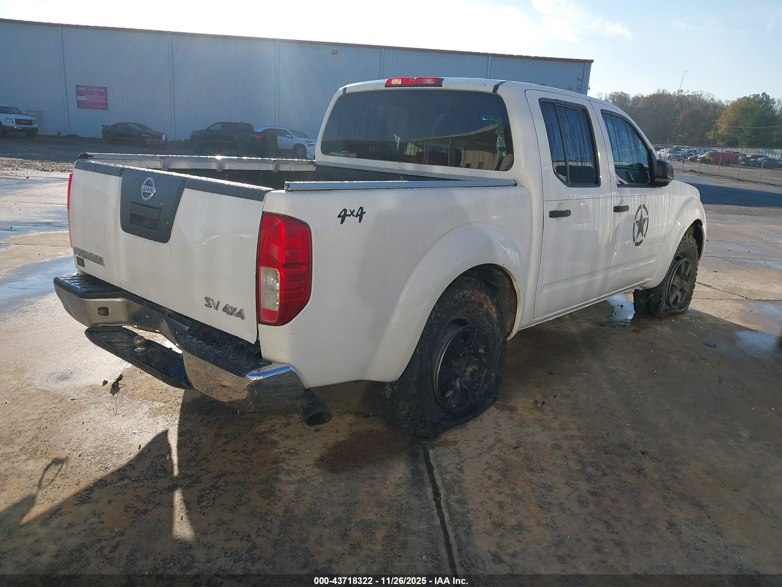 NISSAN FRONTIER image 4