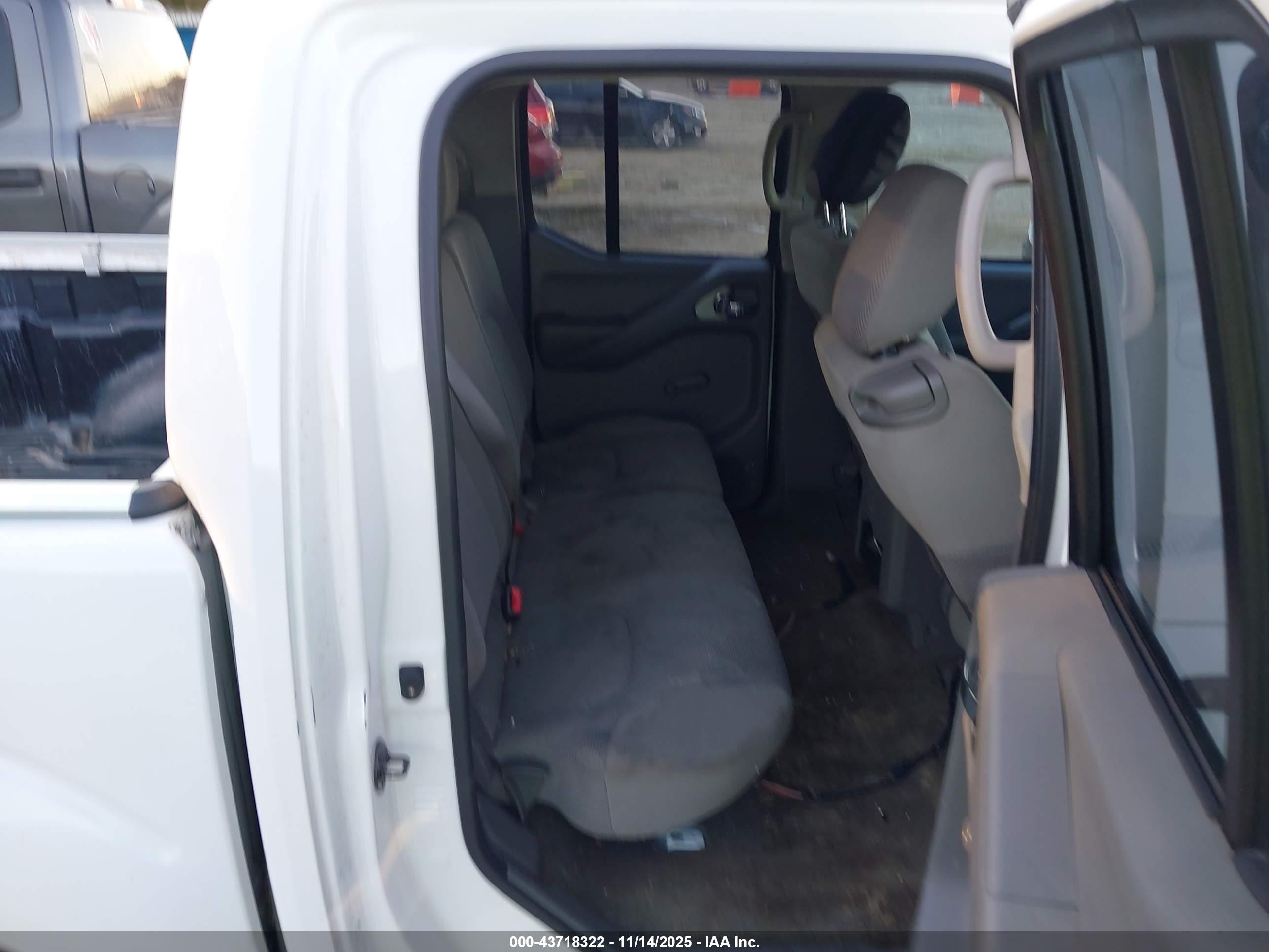 NISSAN FRONTIER image 8