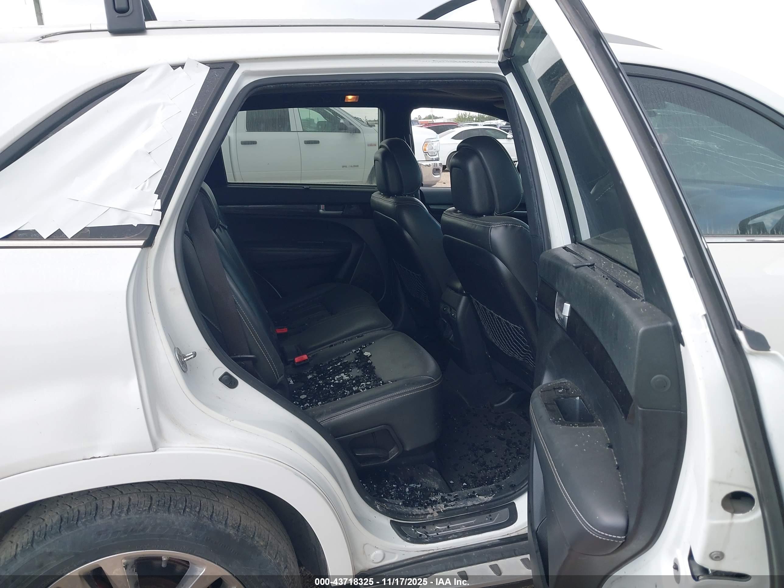 KIA SORENTO image 8