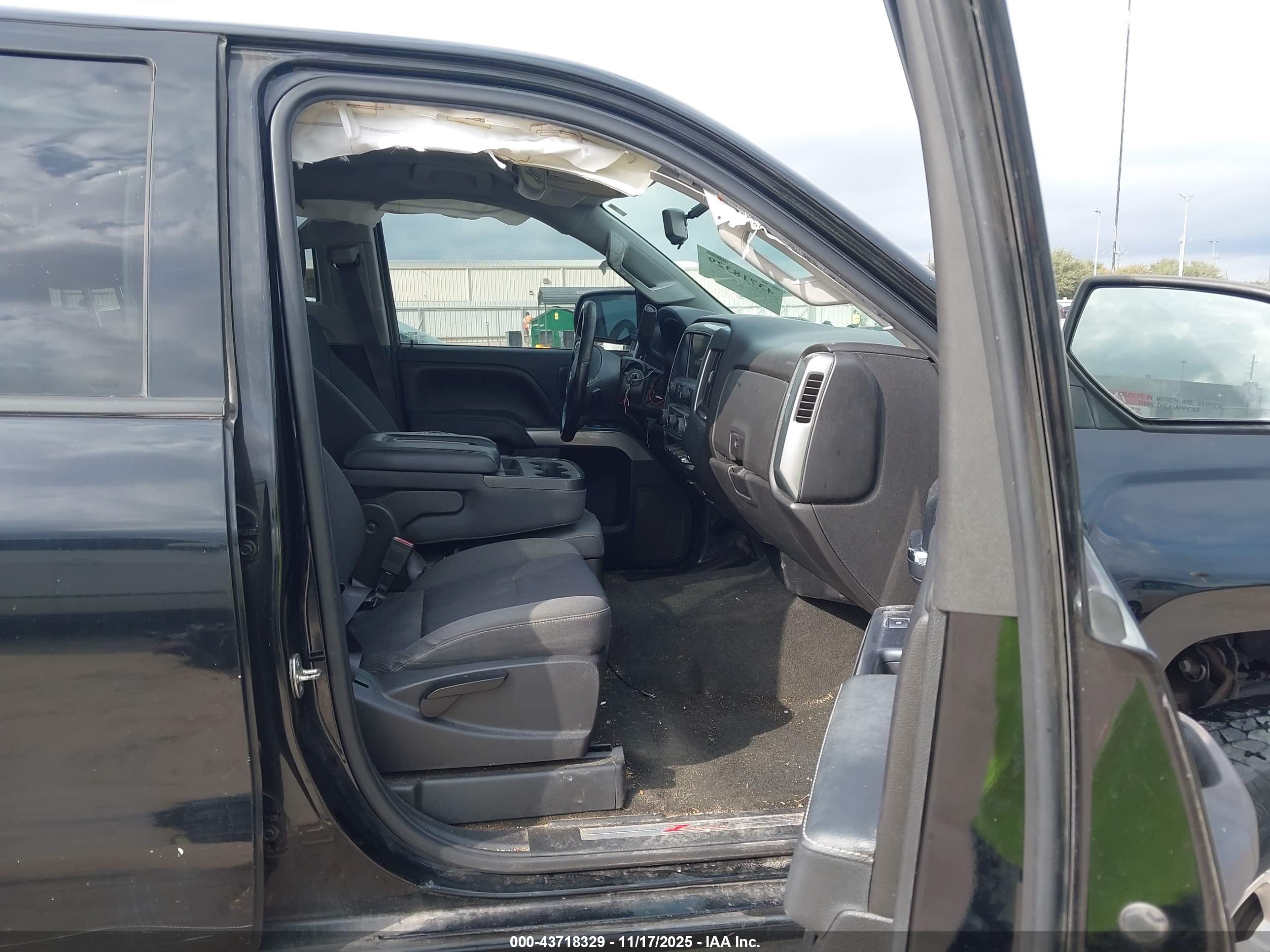 CHEVROLET SILVERADO image 5