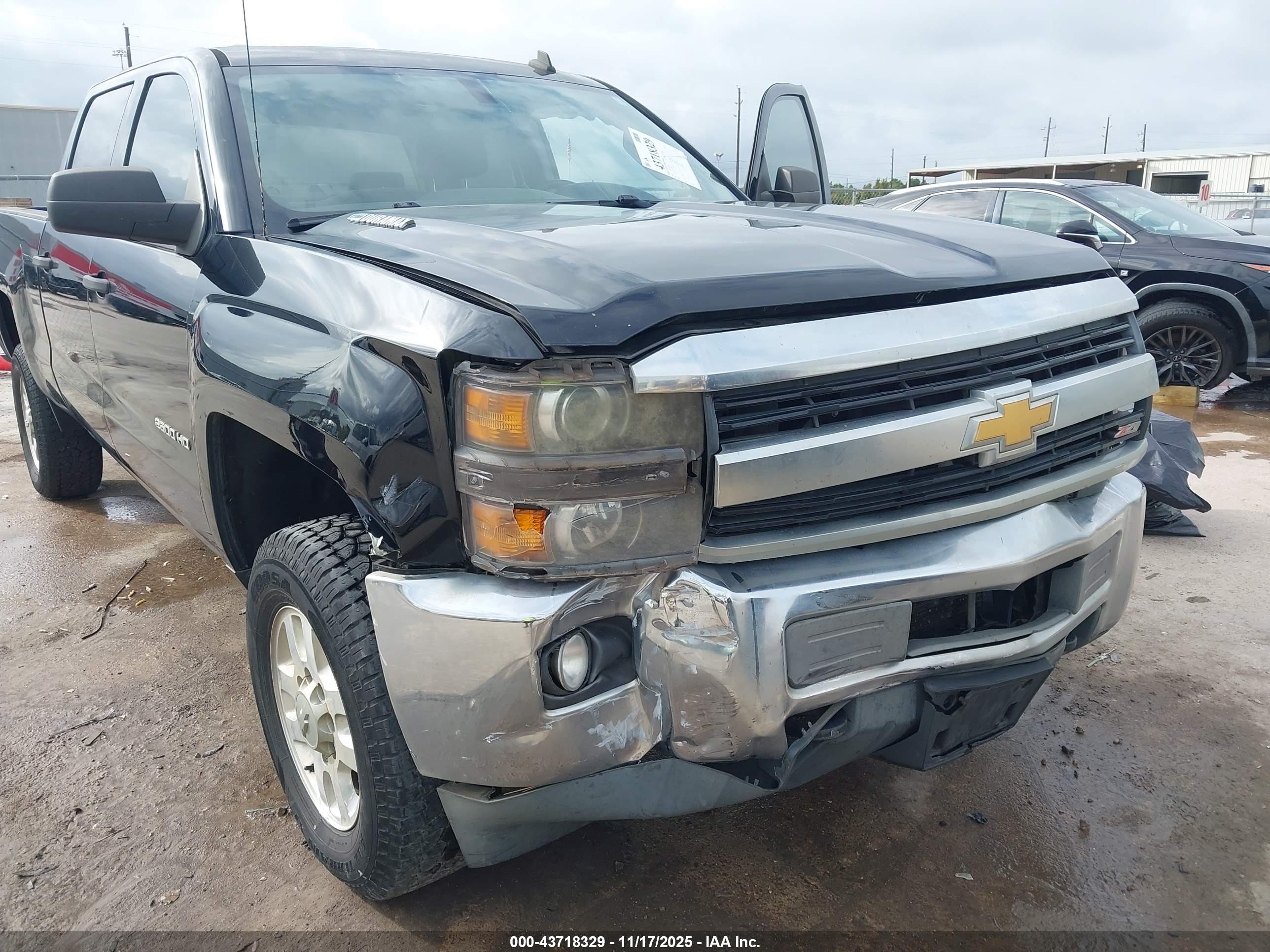 CHEVROLET SILVERADO image 6