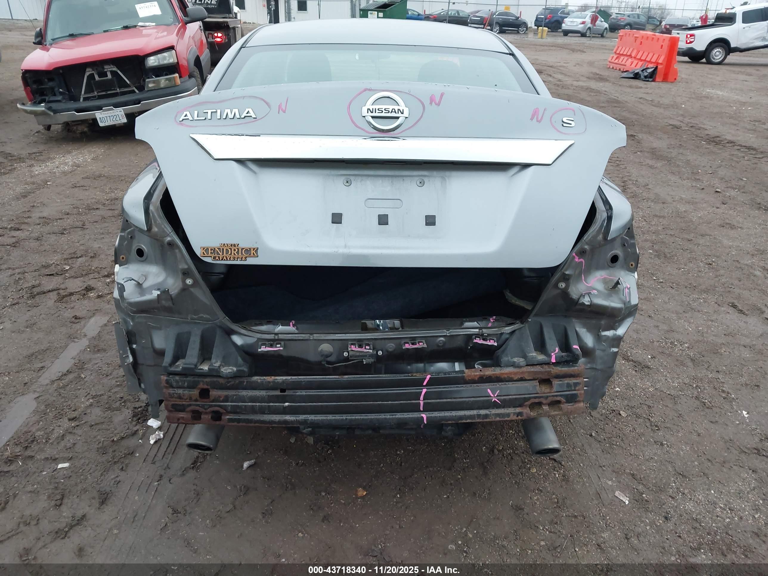 NISSAN ALTIMA image 6