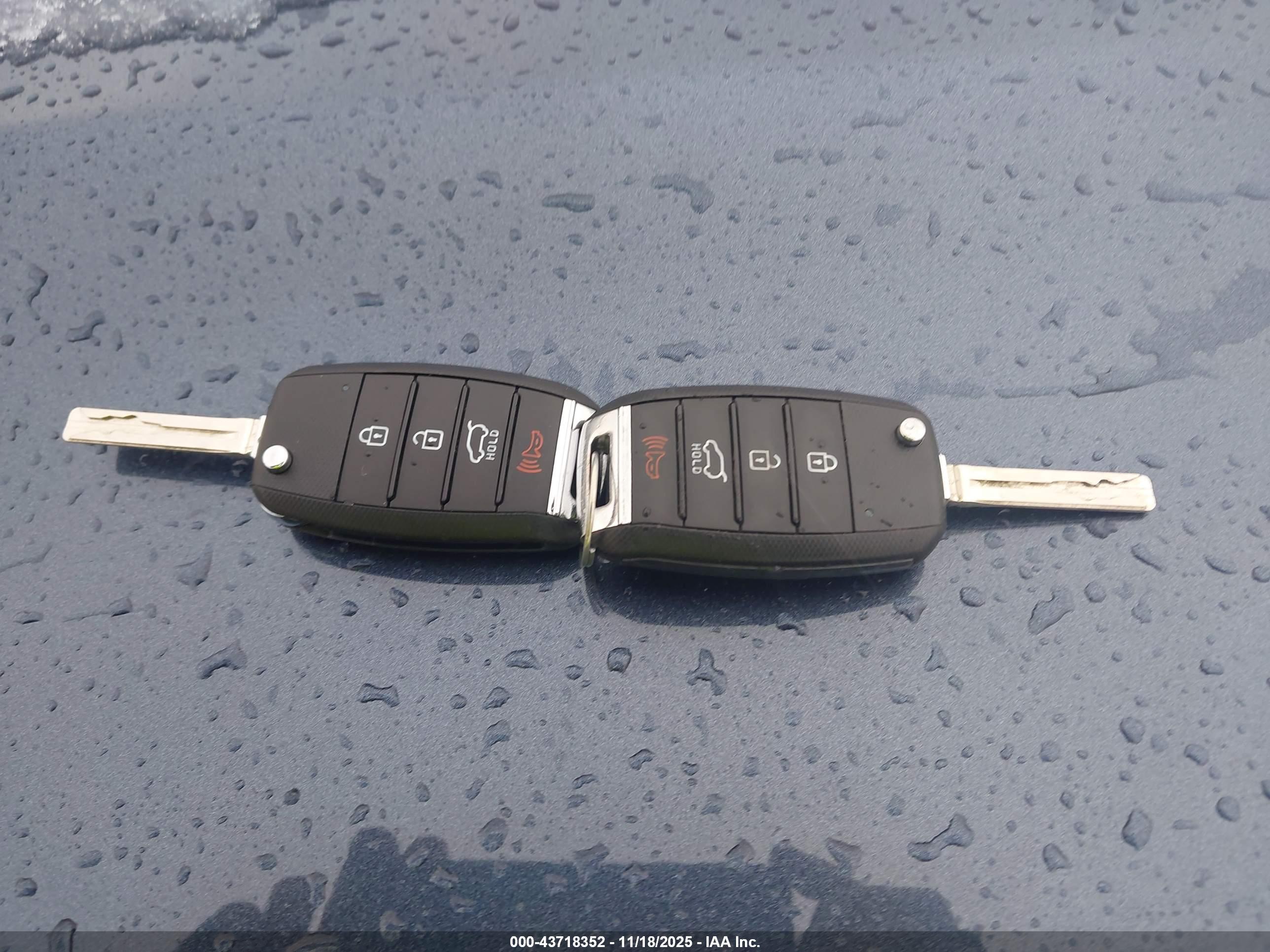 KIA SPORTAGE image 11