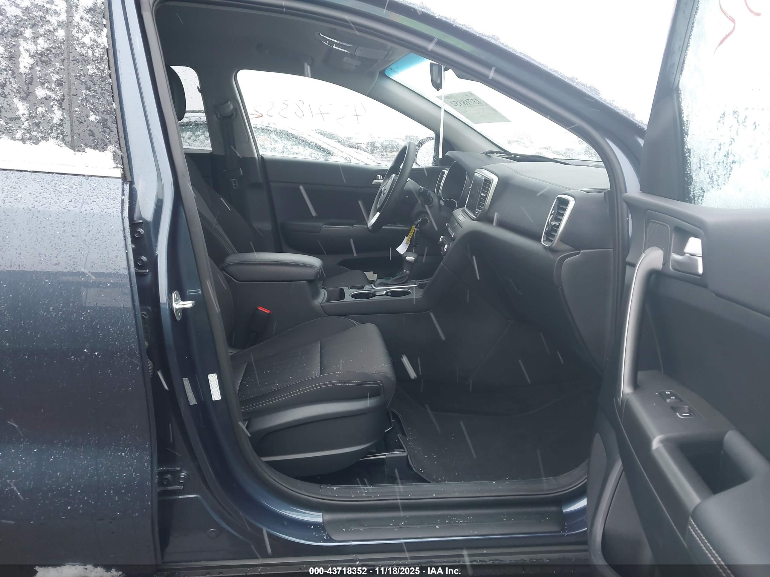 KIA SPORTAGE image 5