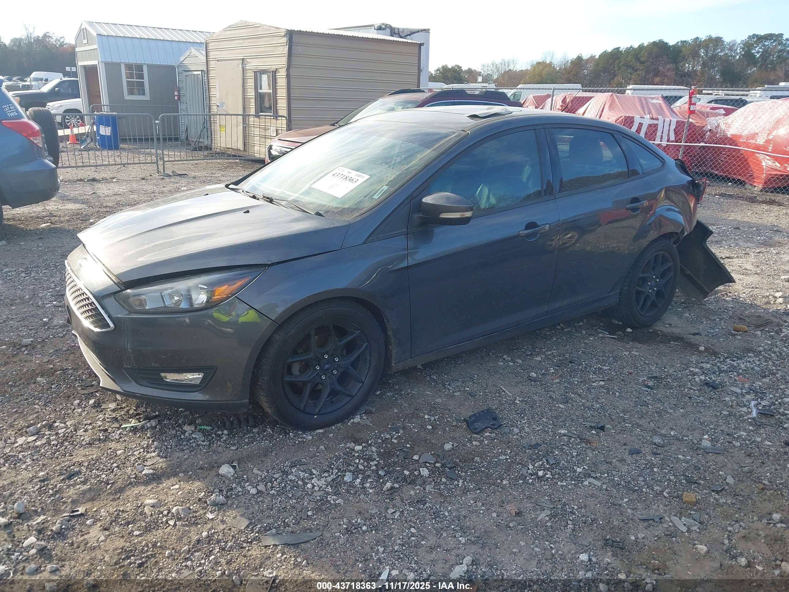 FORD FOCUS image 2