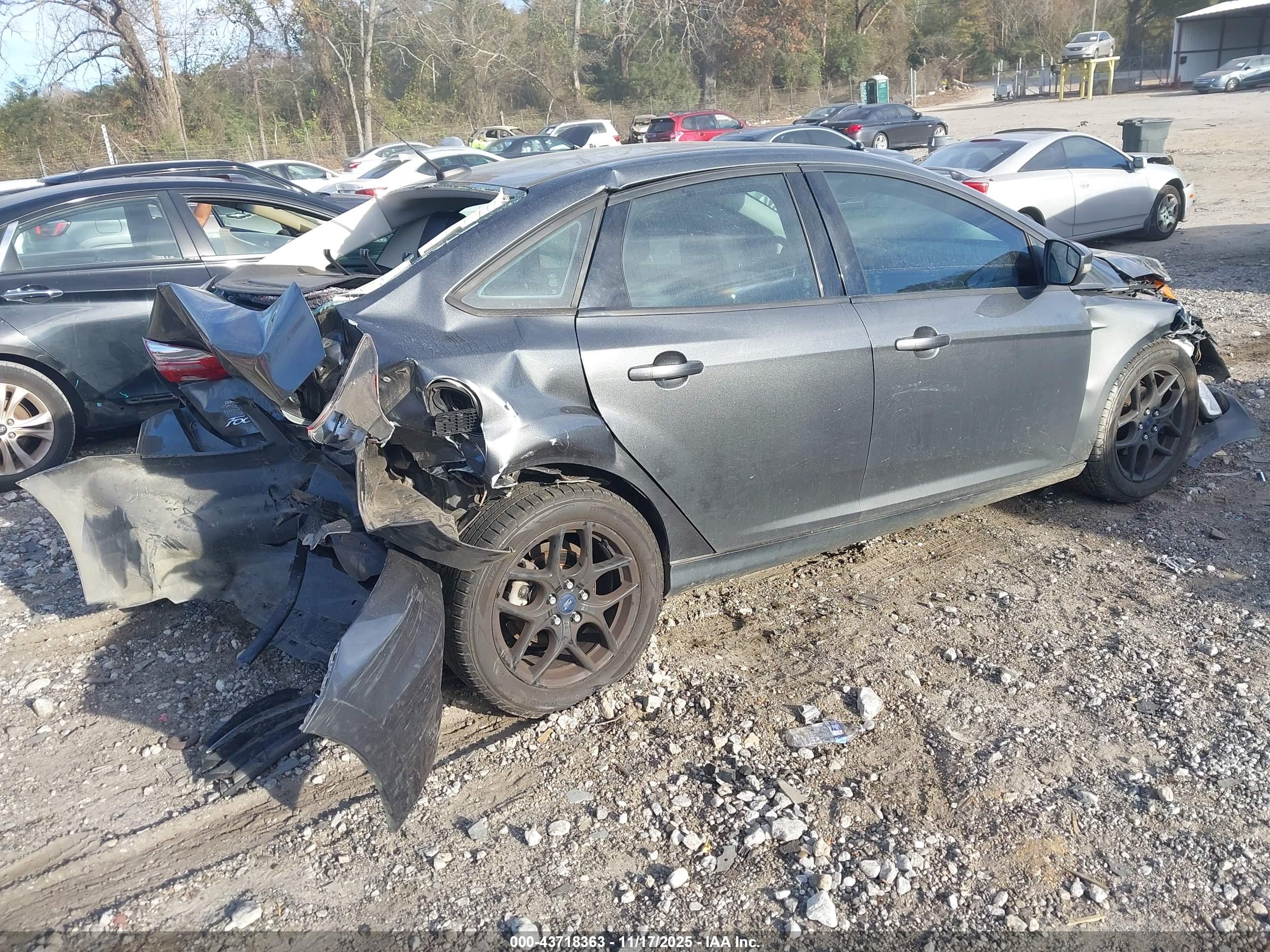 FORD FOCUS image 4